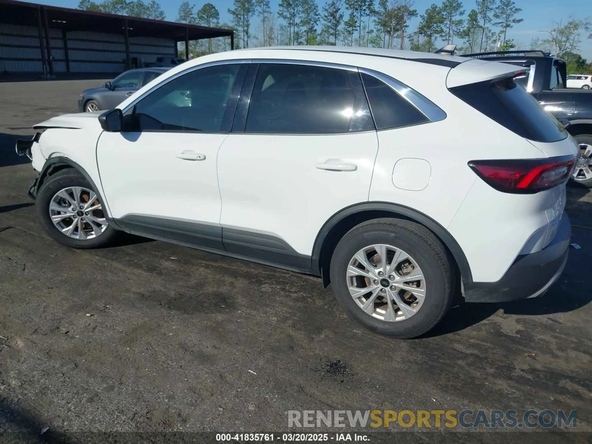 3 Photograph of a damaged car 1FMCU0GN8RUA68227 FORD ESCAPE 2024