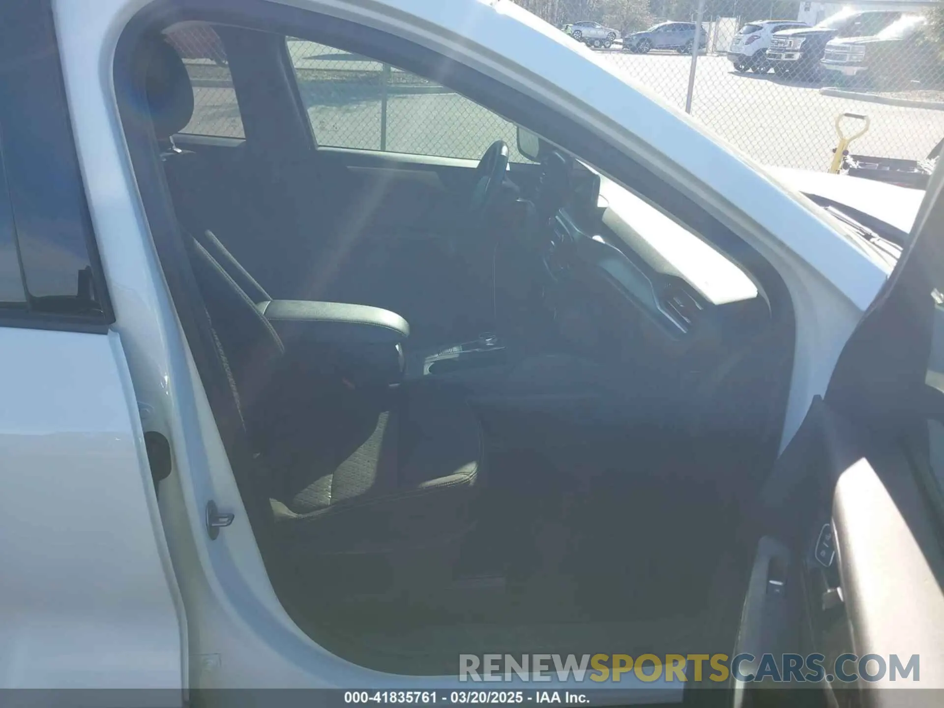 5 Photograph of a damaged car 1FMCU0GN8RUA68227 FORD ESCAPE 2024