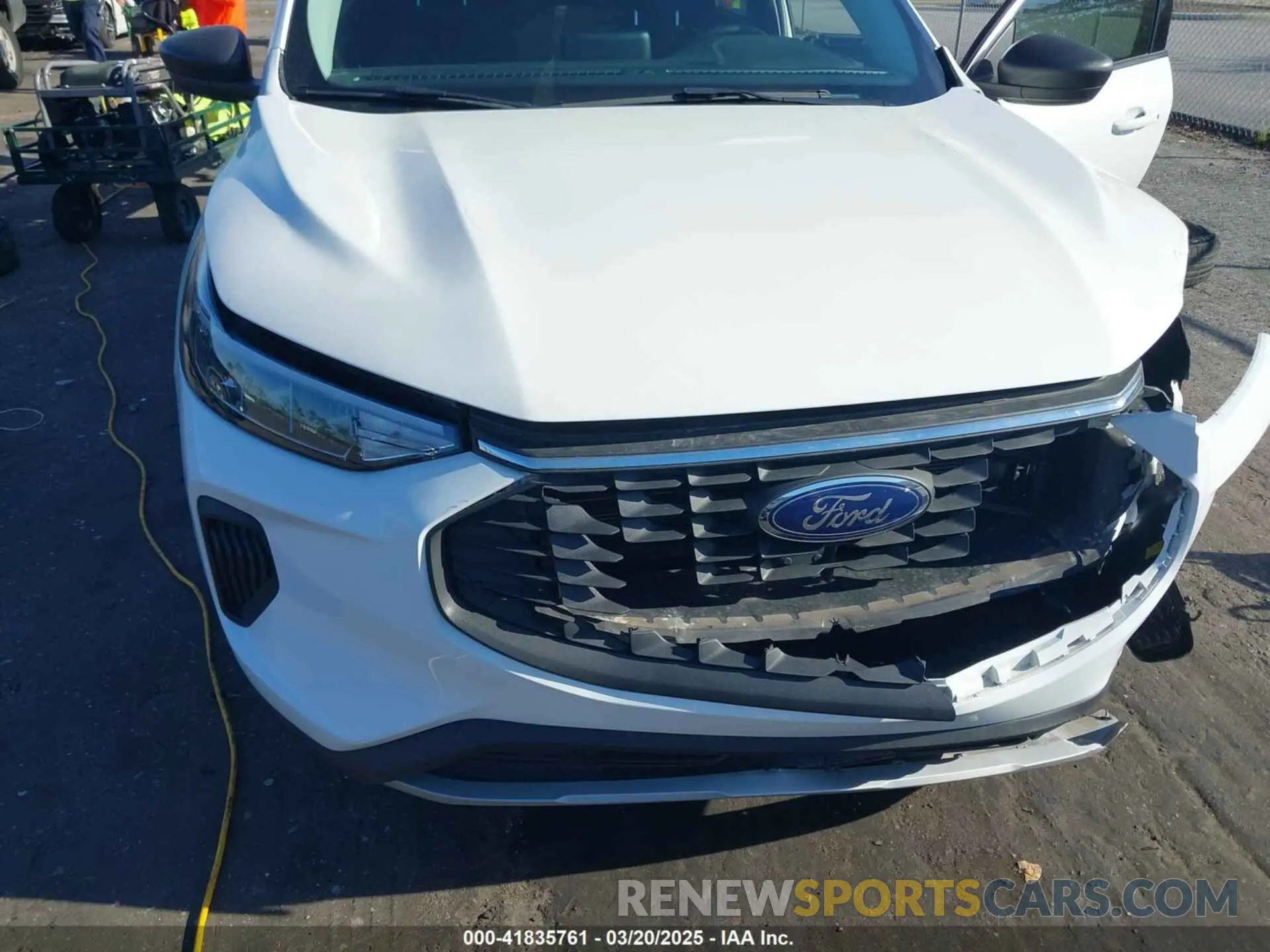 6 Photograph of a damaged car 1FMCU0GN8RUA68227 FORD ESCAPE 2024