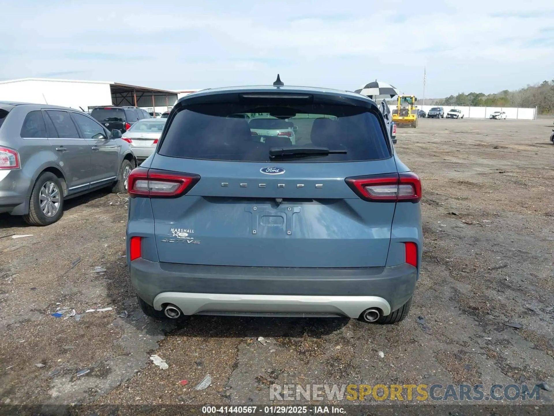 16 Photograph of a damaged car 1FMCU0GN8RUB30676 FORD ESCAPE 2024