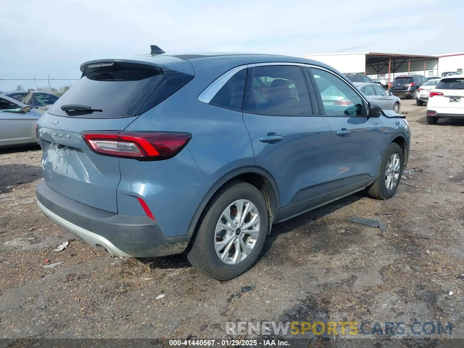 4 Photograph of a damaged car 1FMCU0GN8RUB30676 FORD ESCAPE 2024
