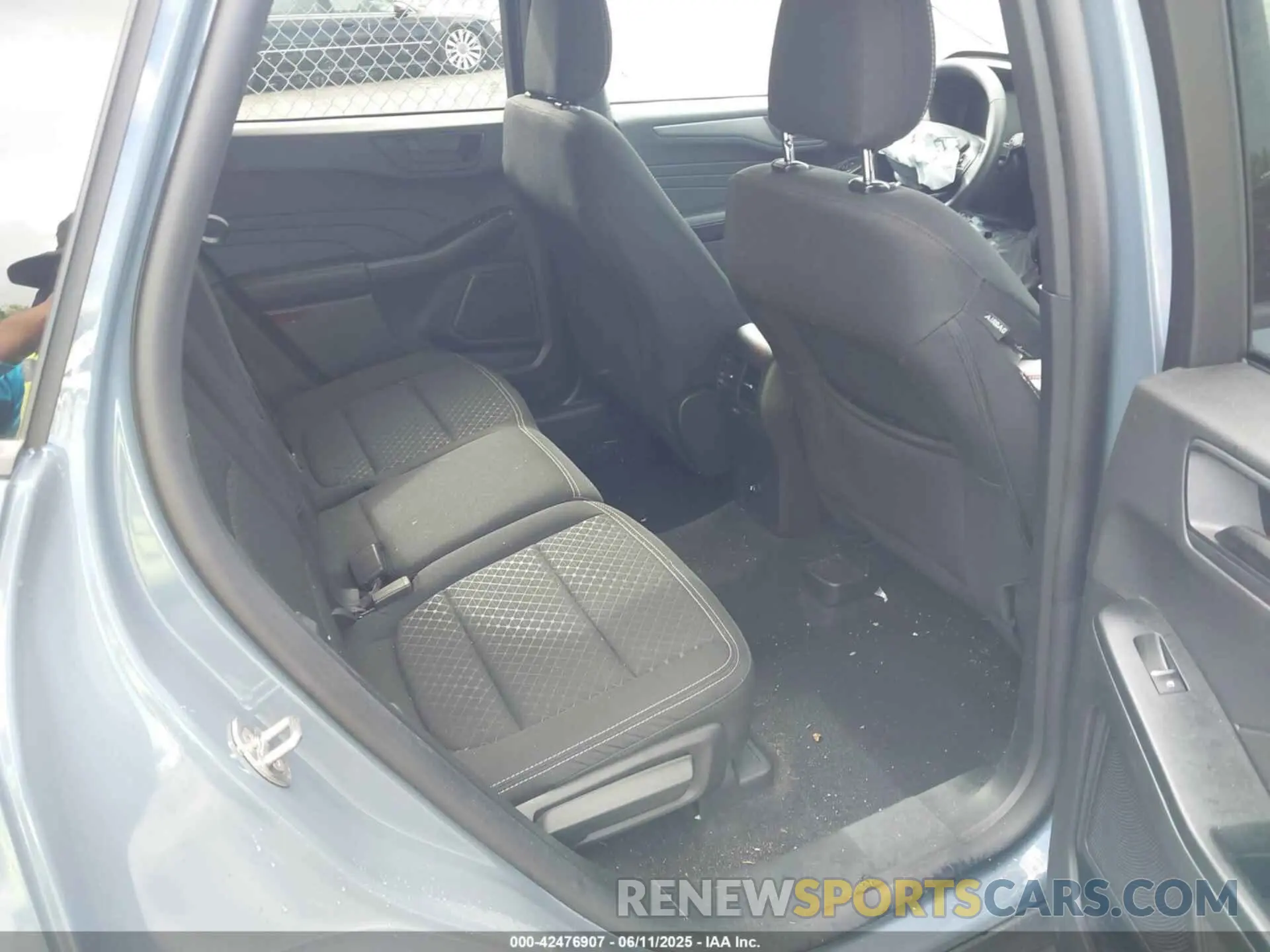 8 Photograph of a damaged car 1FMCU0GN8RUB31567 FORD ESCAPE 2024