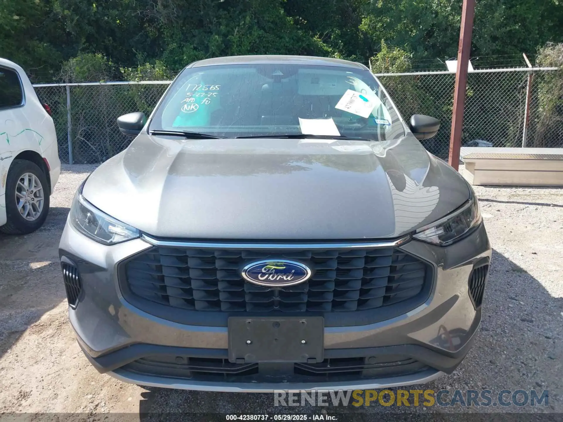 11 Photograph of a damaged car 1FMCU0GN9RUA04732 FORD ESCAPE 2024