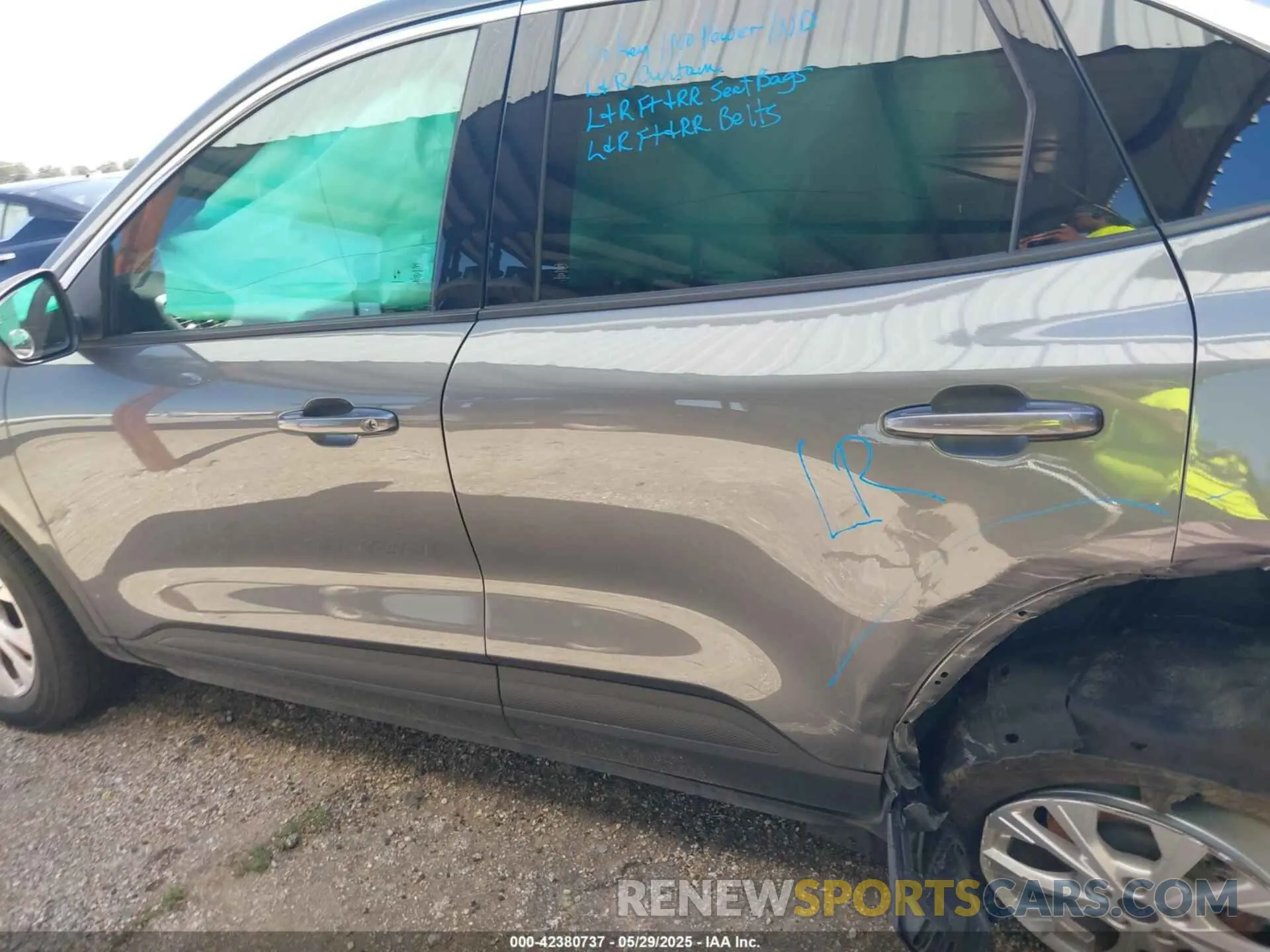 13 Photograph of a damaged car 1FMCU0GN9RUA04732 FORD ESCAPE 2024