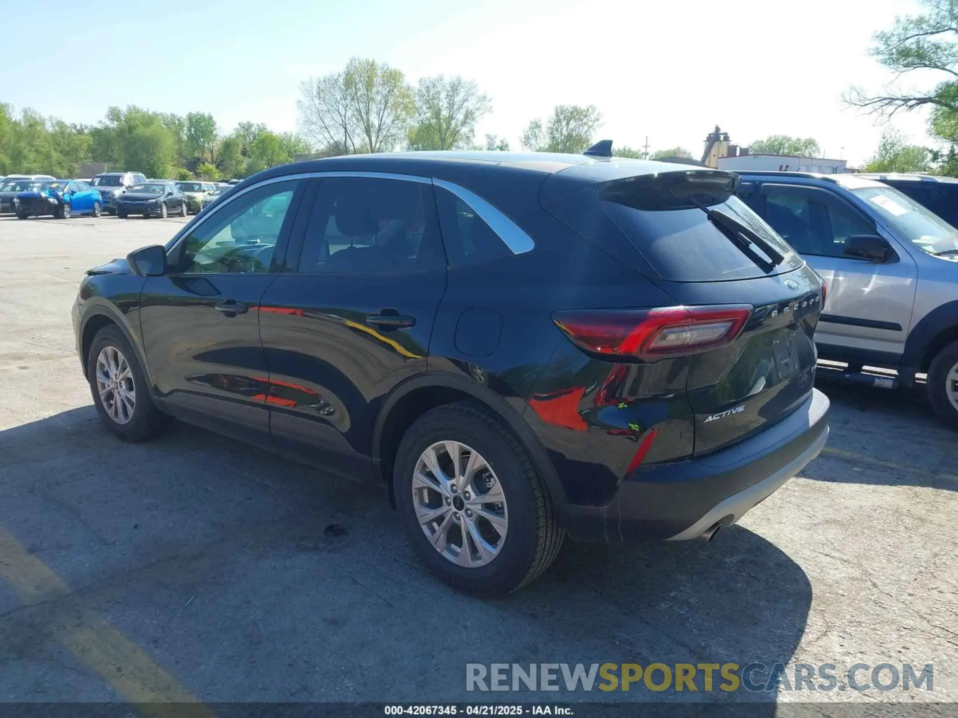 3 Photograph of a damaged car 1FMCU0GN9RUA12474 FORD ESCAPE 2024