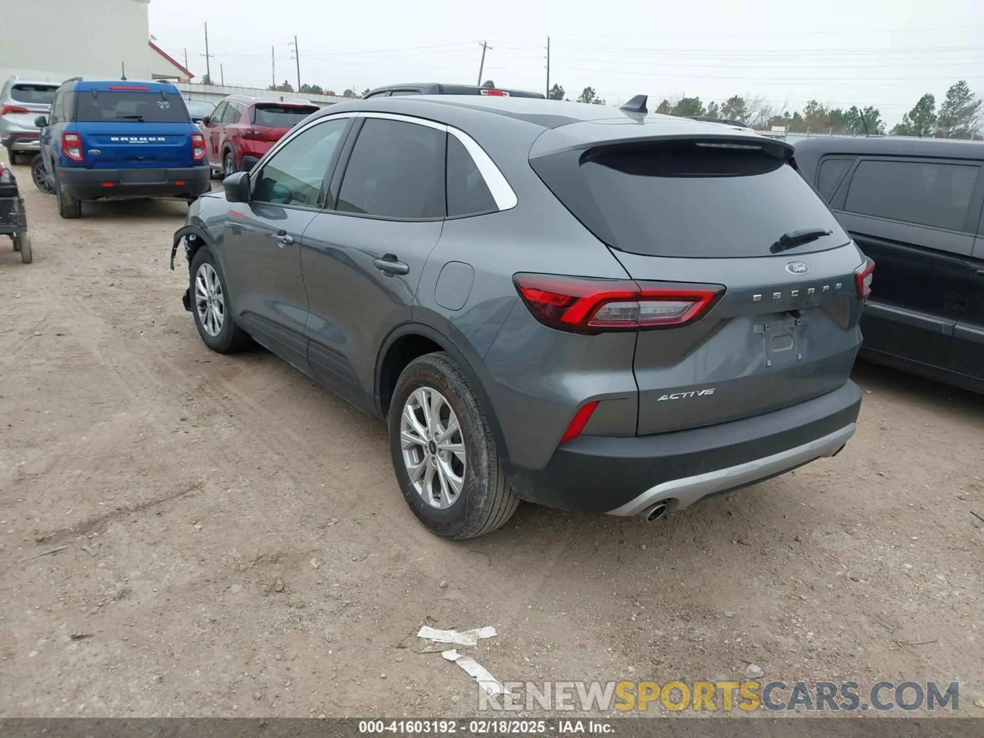 3 Photograph of a damaged car 1FMCU0GNXRUA05291 FORD ESCAPE 2024