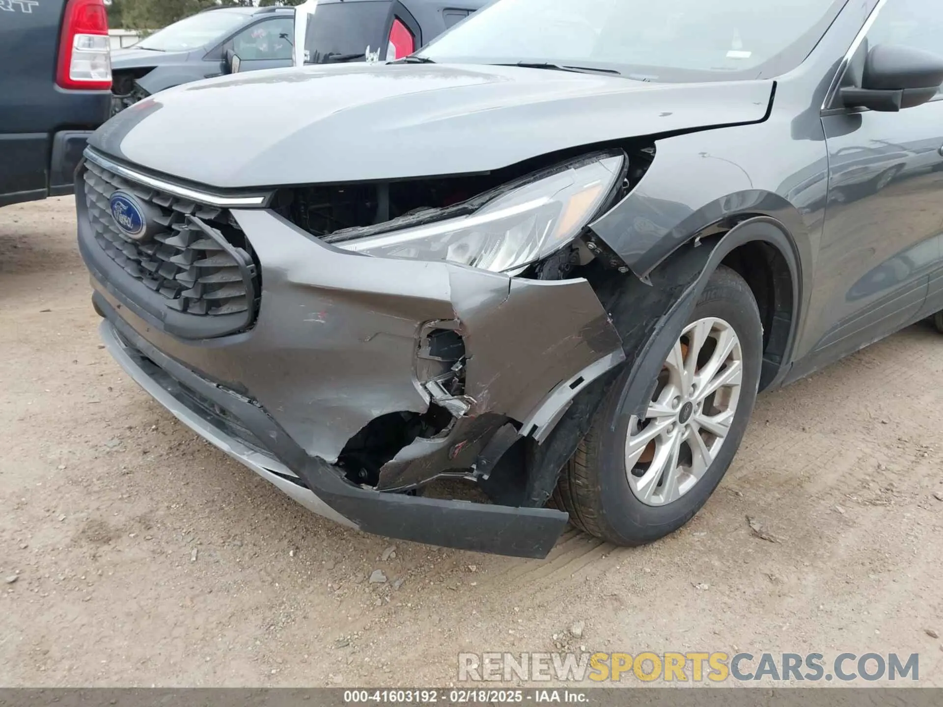 6 Photograph of a damaged car 1FMCU0GNXRUA05291 FORD ESCAPE 2024
