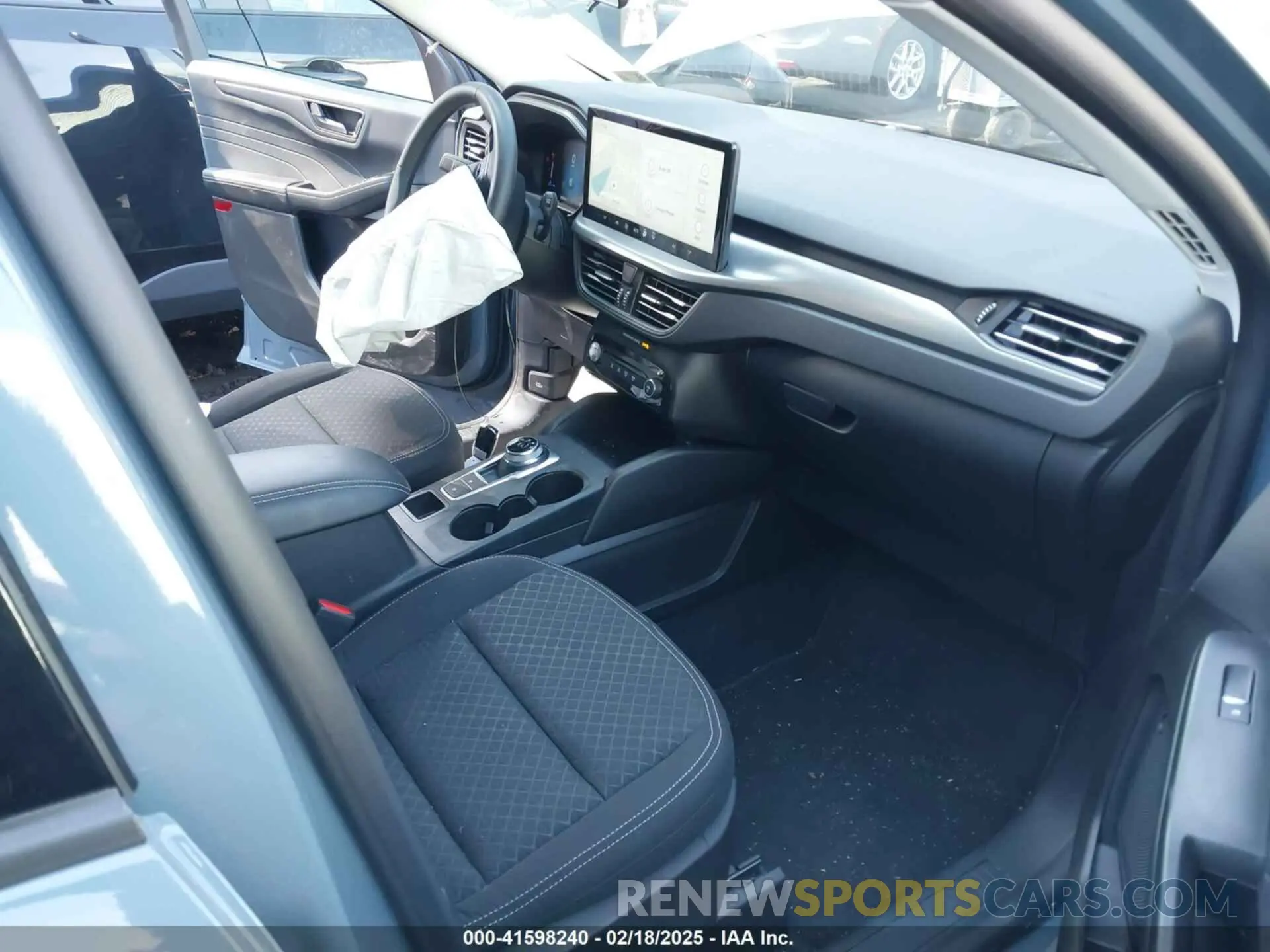 5 Photograph of a damaged car 1FMCU0GNXRUB34776 FORD ESCAPE 2024