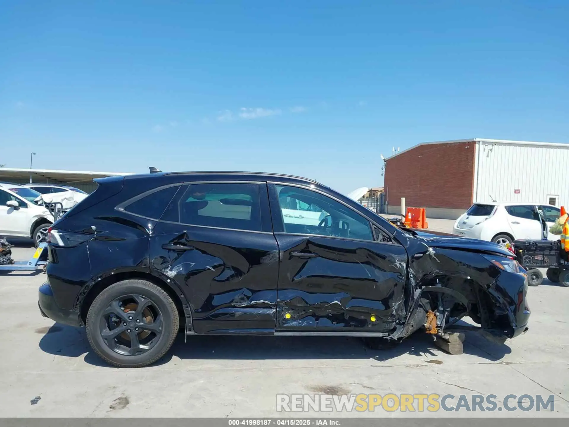 14 Photograph of a damaged car 1FMCU0MN0RUA16224 FORD ESCAPE 2024