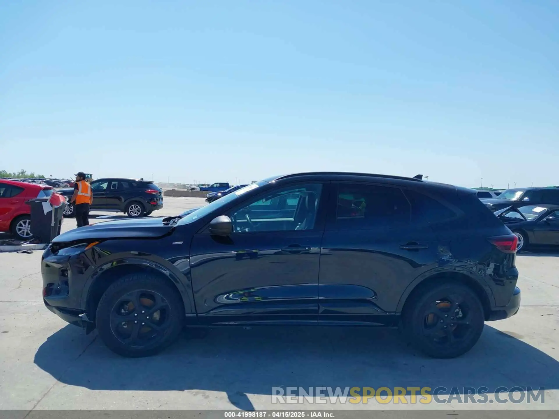 15 Photograph of a damaged car 1FMCU0MN0RUA16224 FORD ESCAPE 2024