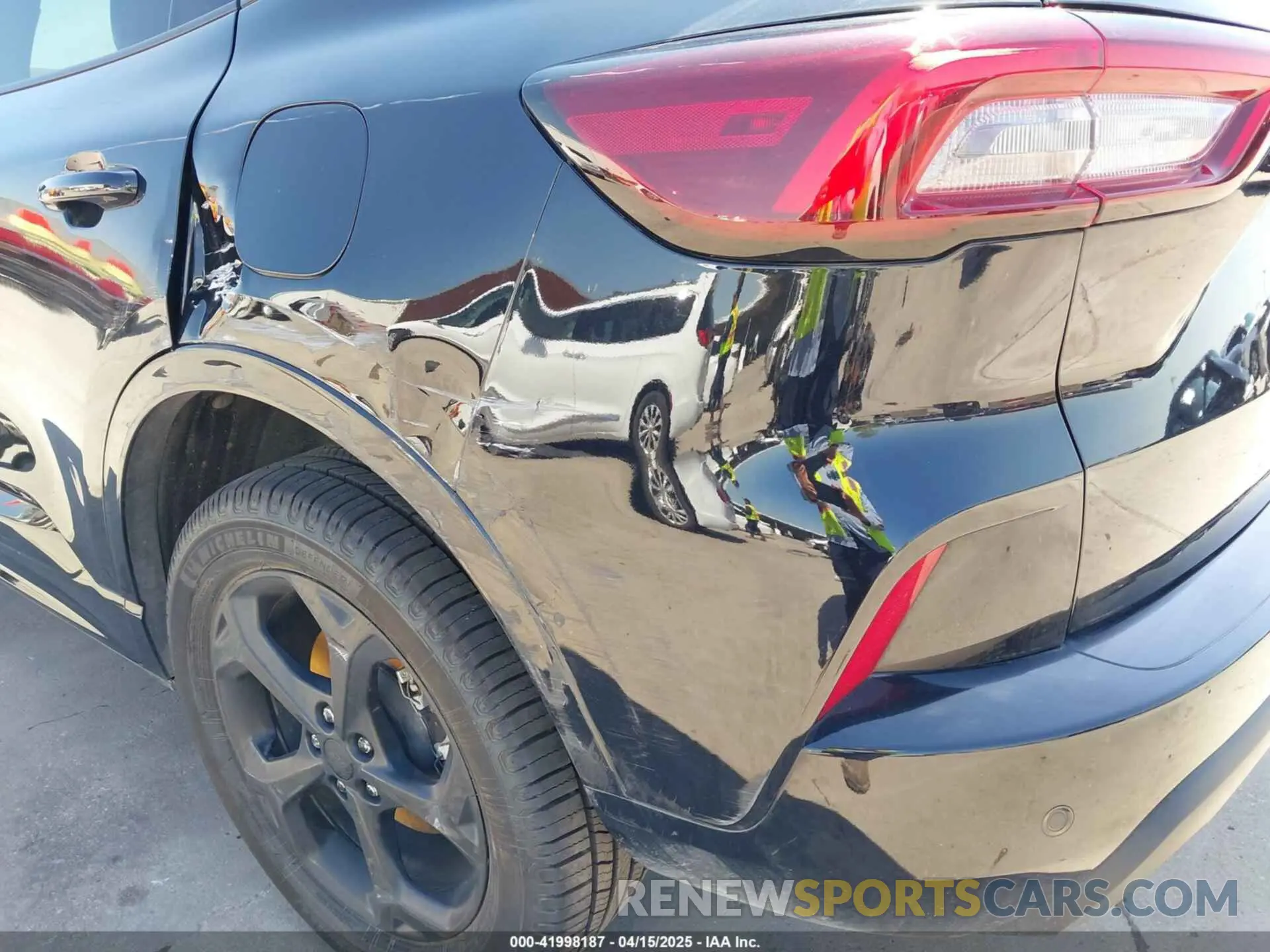 22 Photograph of a damaged car 1FMCU0MN0RUA16224 FORD ESCAPE 2024