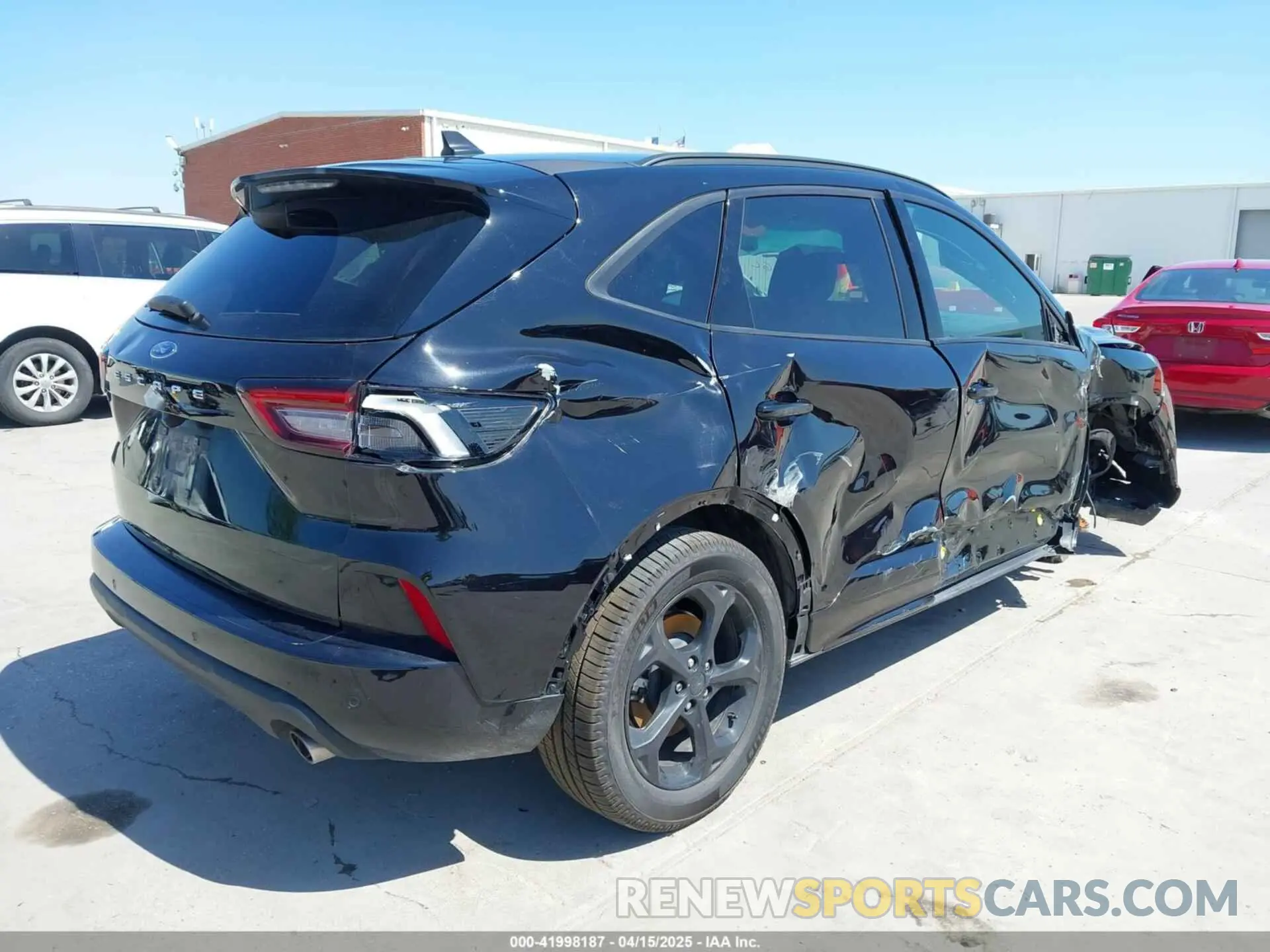 4 Photograph of a damaged car 1FMCU0MN0RUA16224 FORD ESCAPE 2024