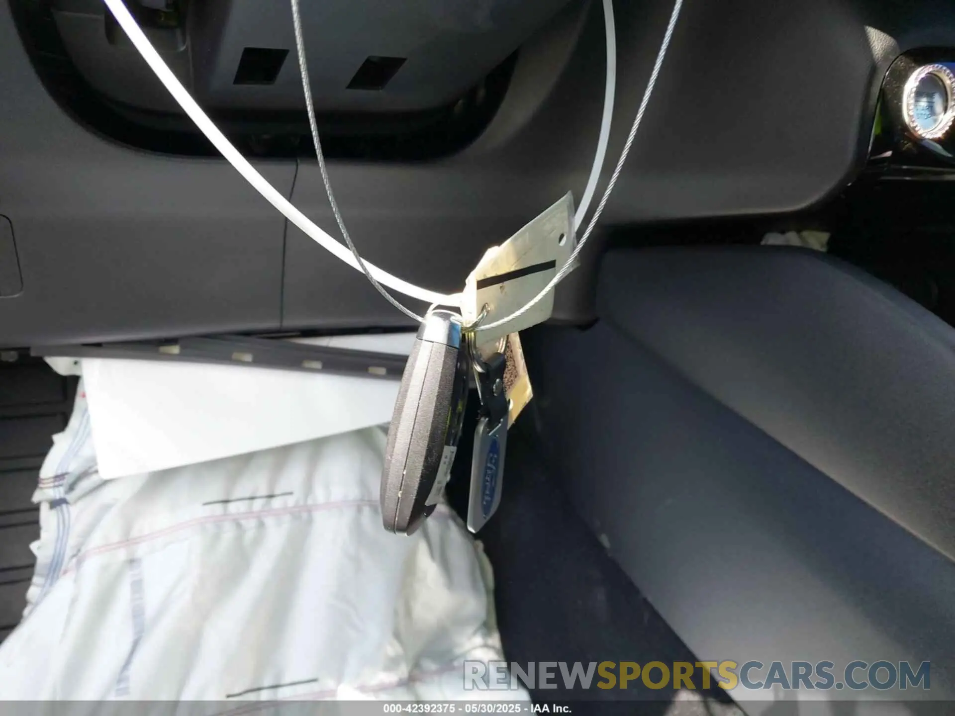 11 Photograph of a damaged car 1FMCU0MN0RUA38529 FORD ESCAPE 2024