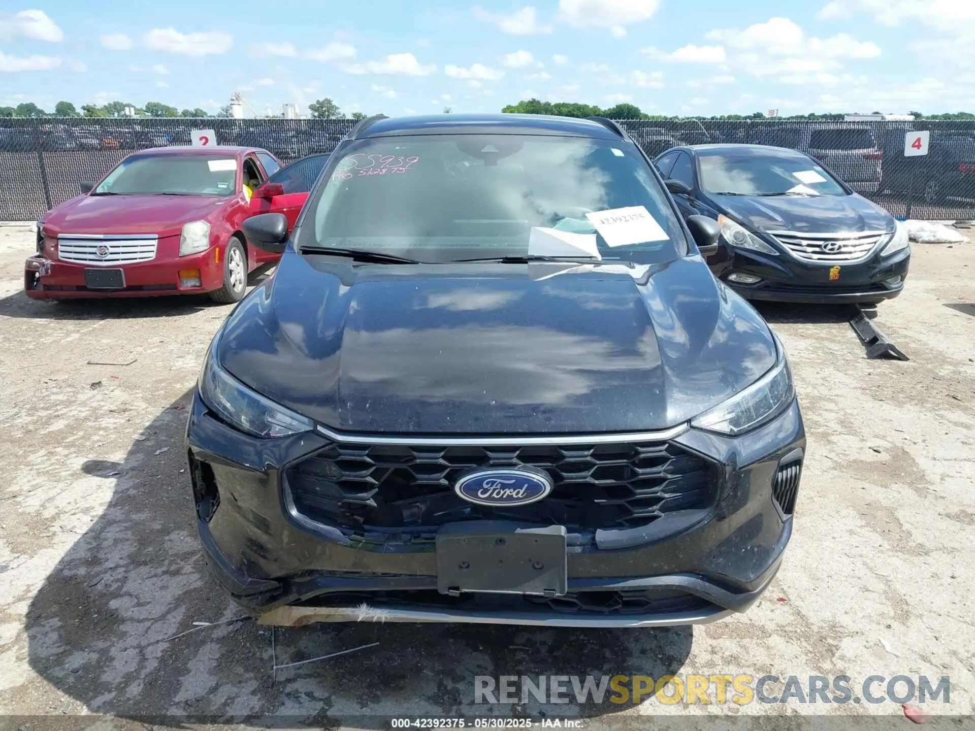 12 Photograph of a damaged car 1FMCU0MN0RUA38529 FORD ESCAPE 2024