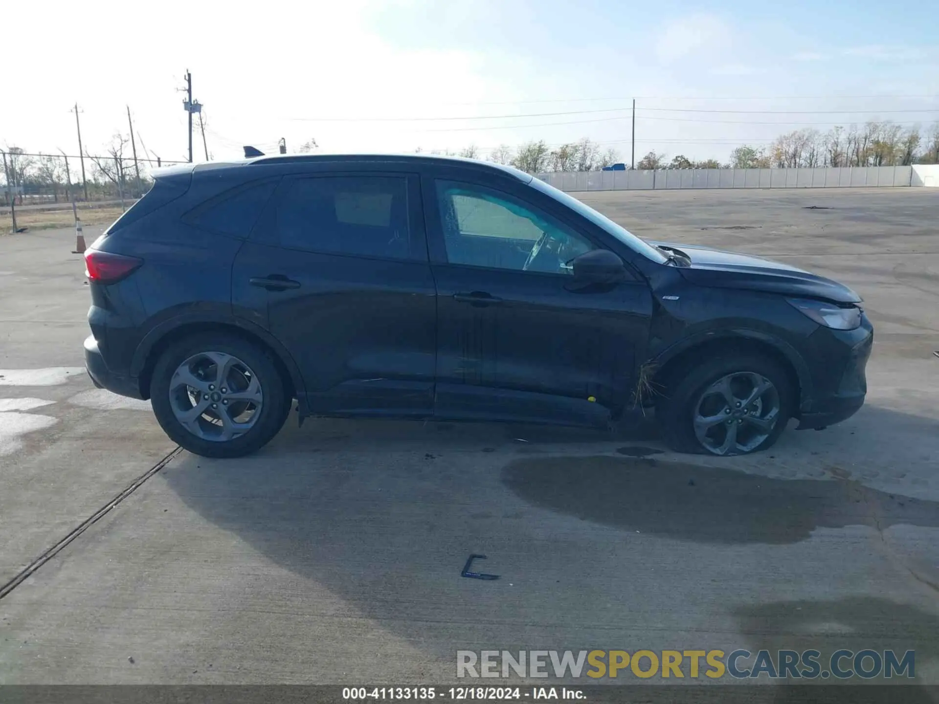 13 Photograph of a damaged car 1FMCU0MN0RUA83826 FORD ESCAPE 2024