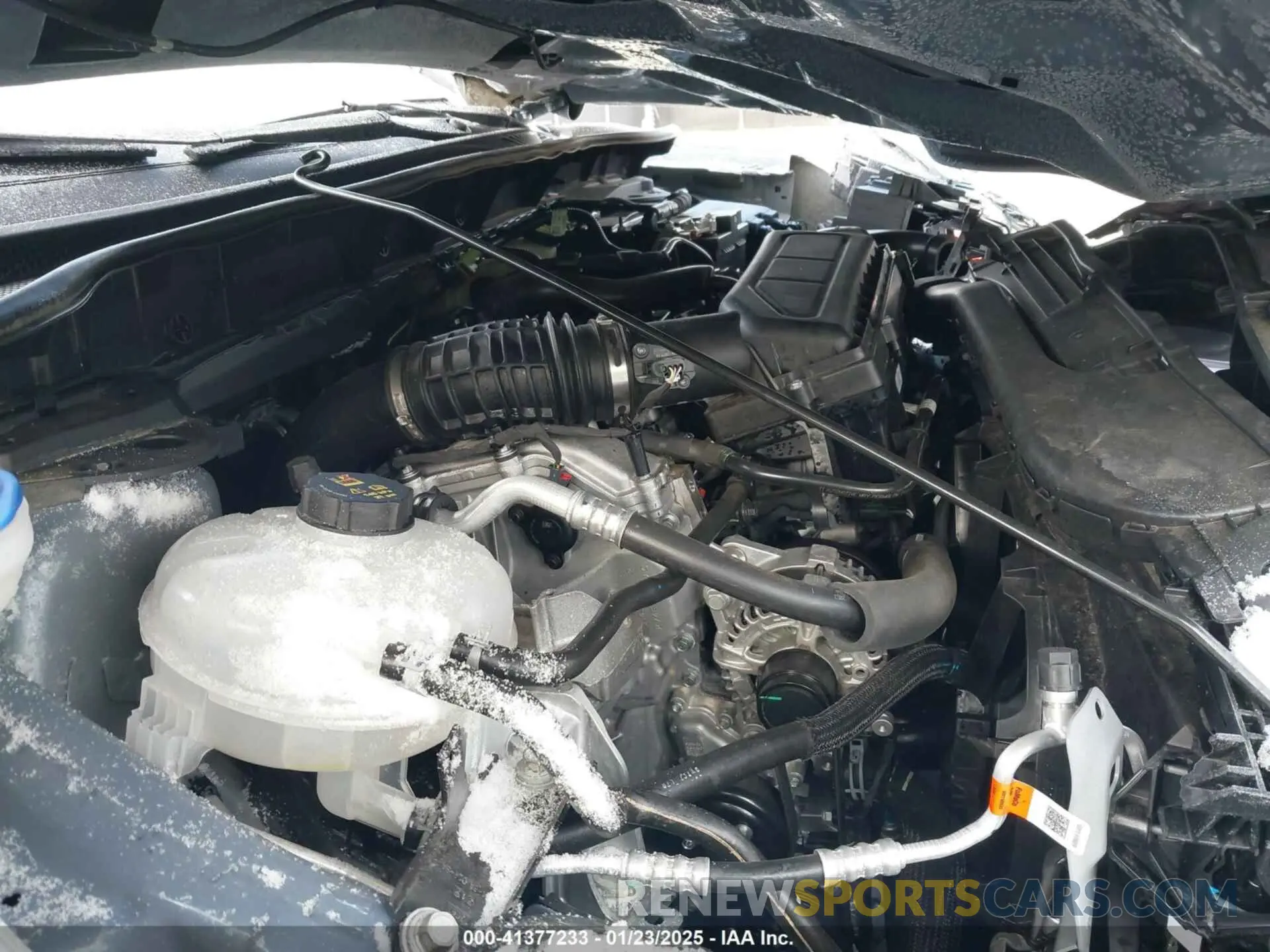 10 Photograph of a damaged car 1FMCU0MN1RUA10495 FORD ESCAPE 2024