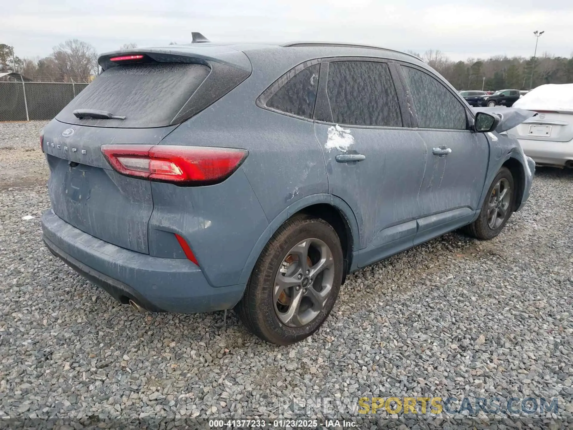 4 Photograph of a damaged car 1FMCU0MN1RUA10495 FORD ESCAPE 2024