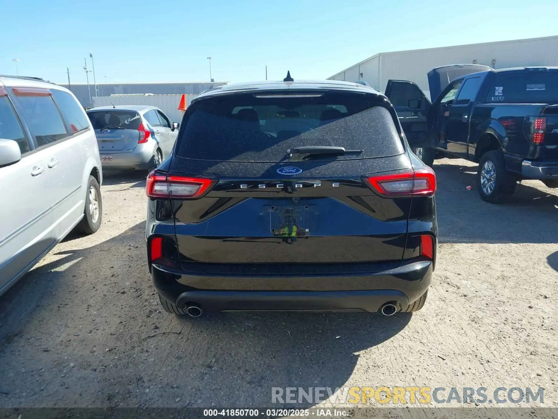 16 Photograph of a damaged car 1FMCU0MN2RUA12837 FORD ESCAPE 2024