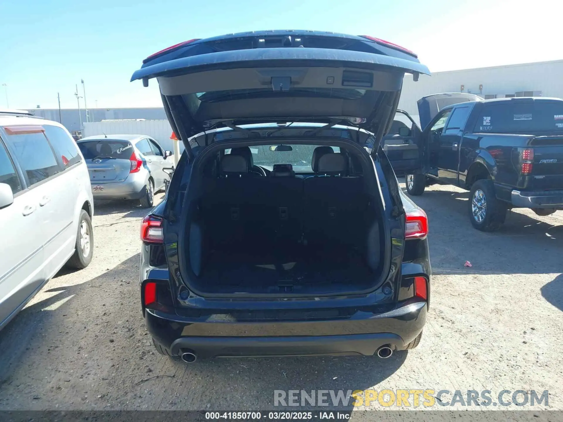 17 Photograph of a damaged car 1FMCU0MN2RUA12837 FORD ESCAPE 2024