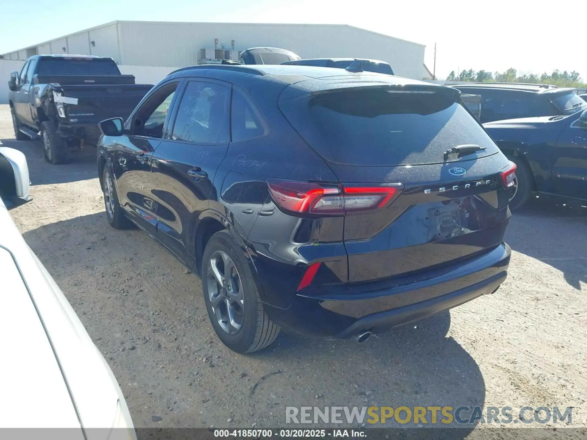 3 Photograph of a damaged car 1FMCU0MN2RUA12837 FORD ESCAPE 2024