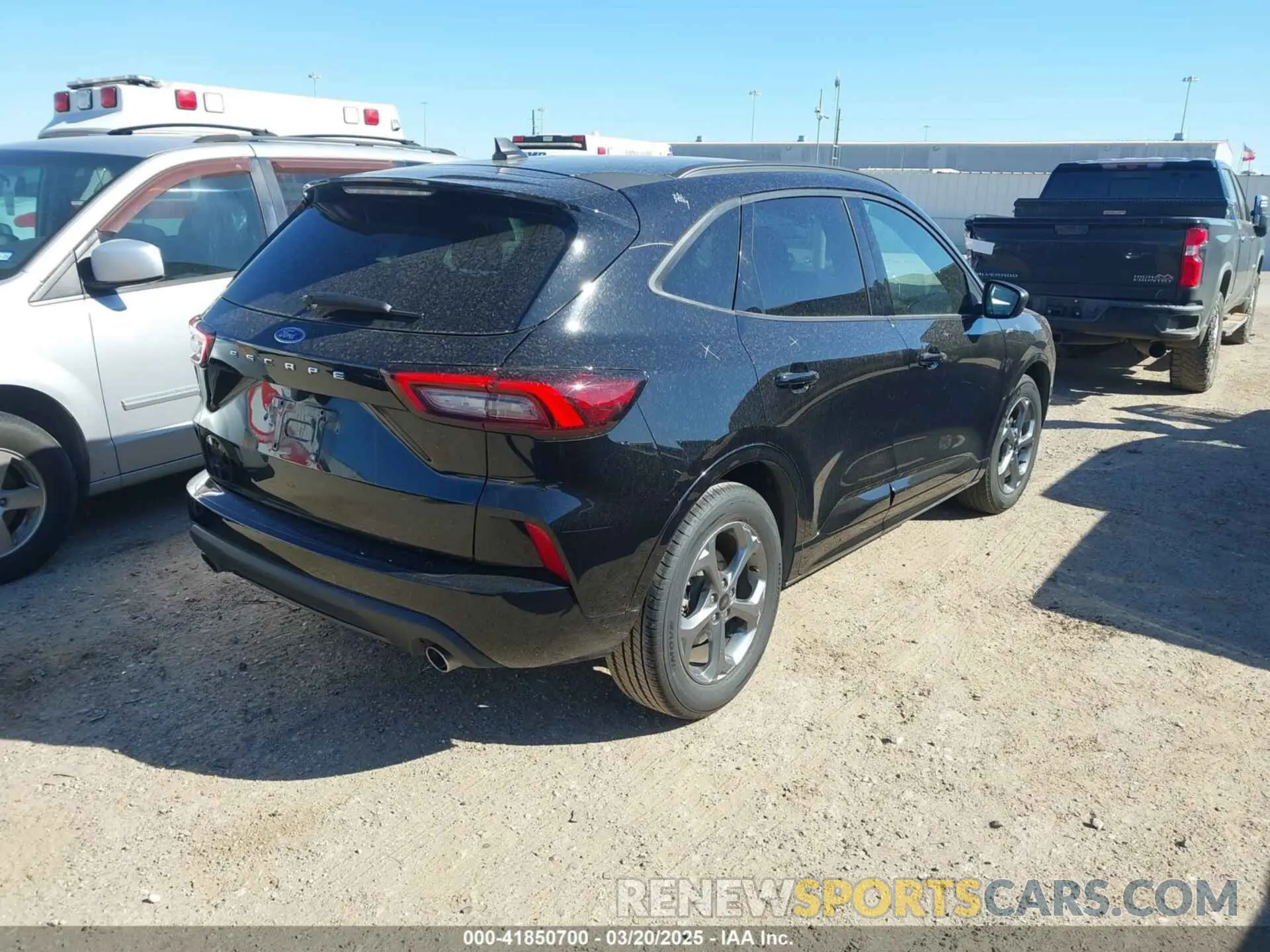 4 Photograph of a damaged car 1FMCU0MN2RUA12837 FORD ESCAPE 2024
