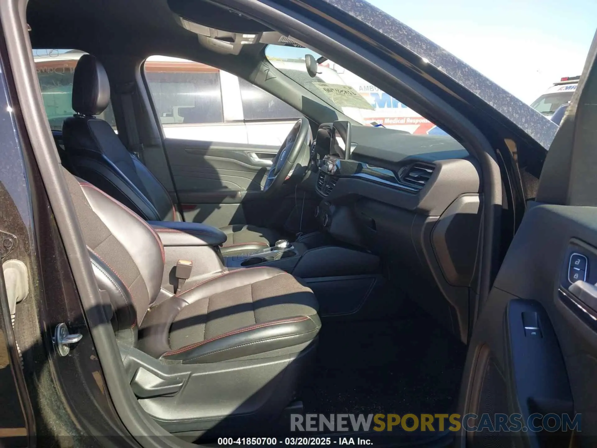 5 Photograph of a damaged car 1FMCU0MN2RUA12837 FORD ESCAPE 2024