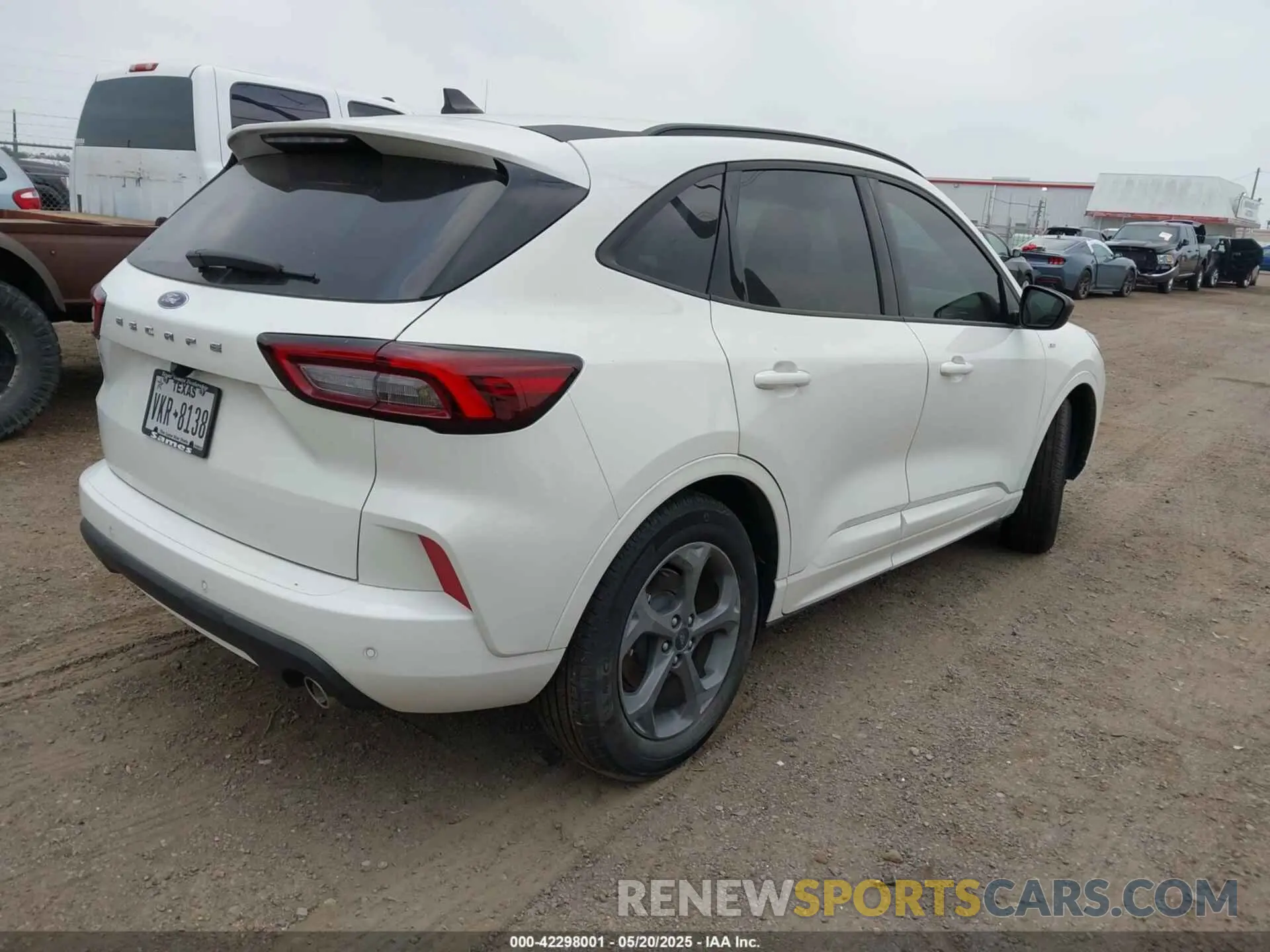 4 Photograph of a damaged car 1FMCU0MN2RUA18959 FORD ESCAPE 2024