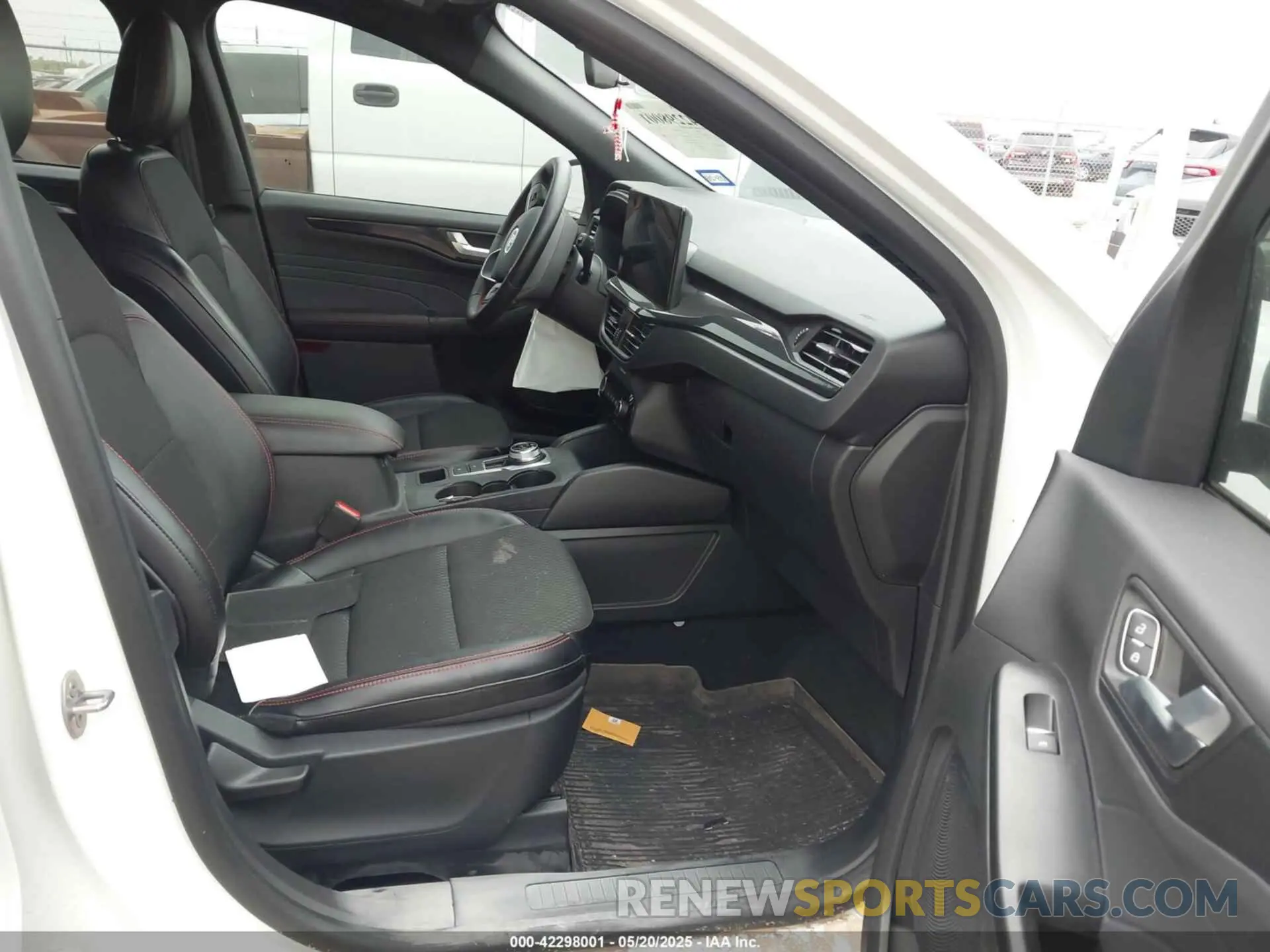 5 Photograph of a damaged car 1FMCU0MN2RUA18959 FORD ESCAPE 2024