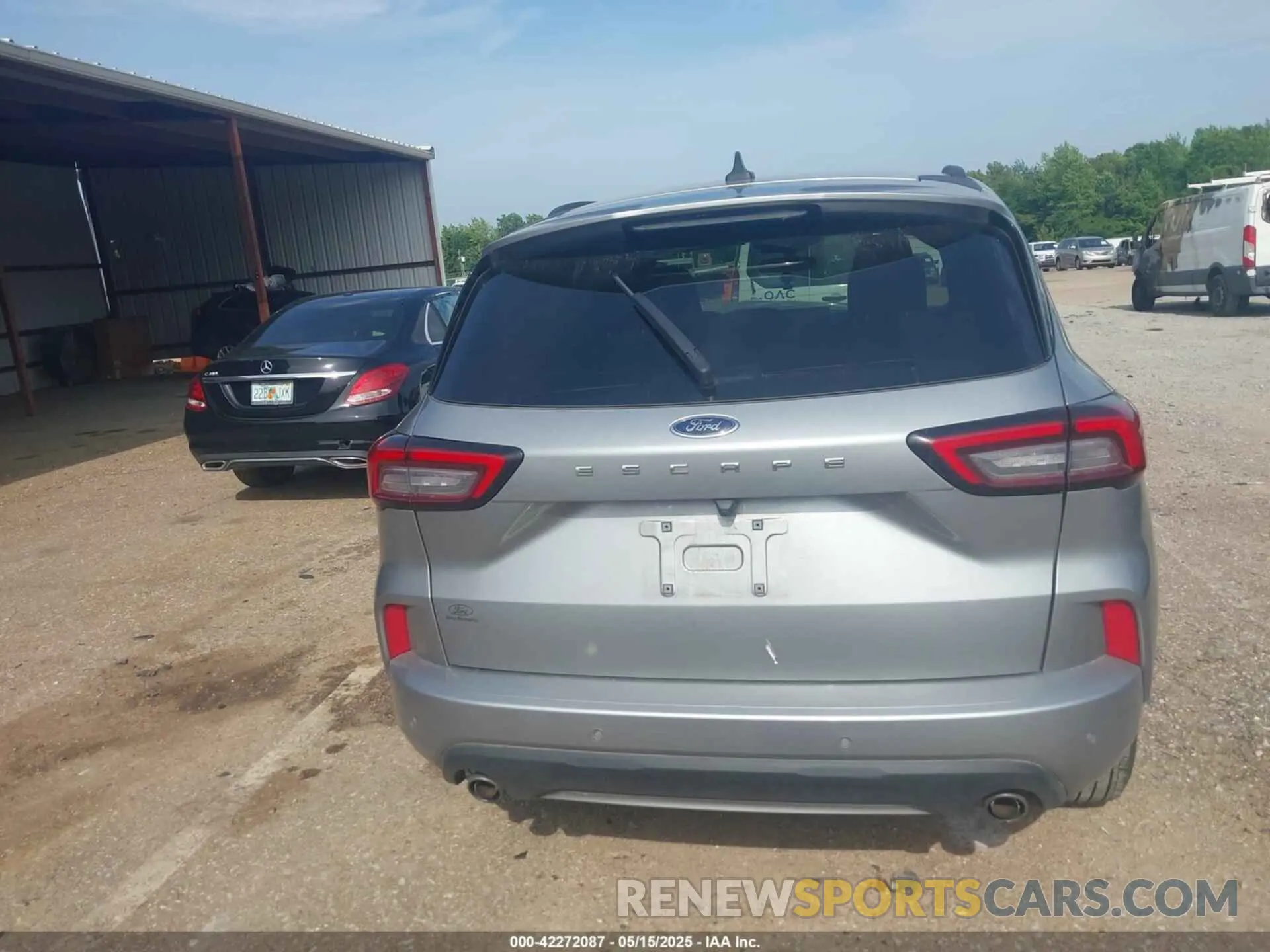 16 Photograph of a damaged car 1FMCU0MN2RUB29611 FORD ESCAPE 2024
