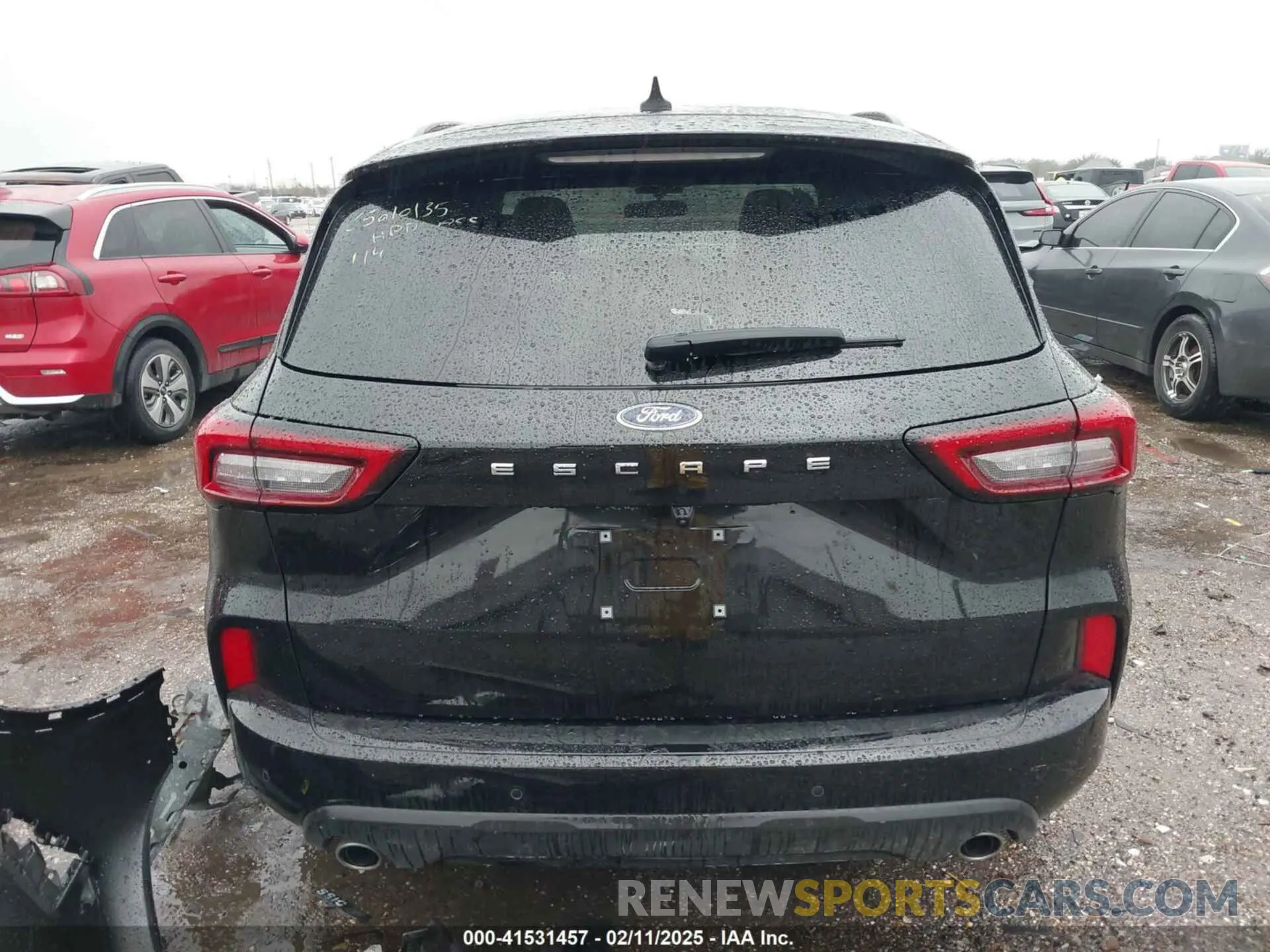 17 Photograph of a damaged car 1FMCU0MN2RUB58851 FORD ESCAPE 2024