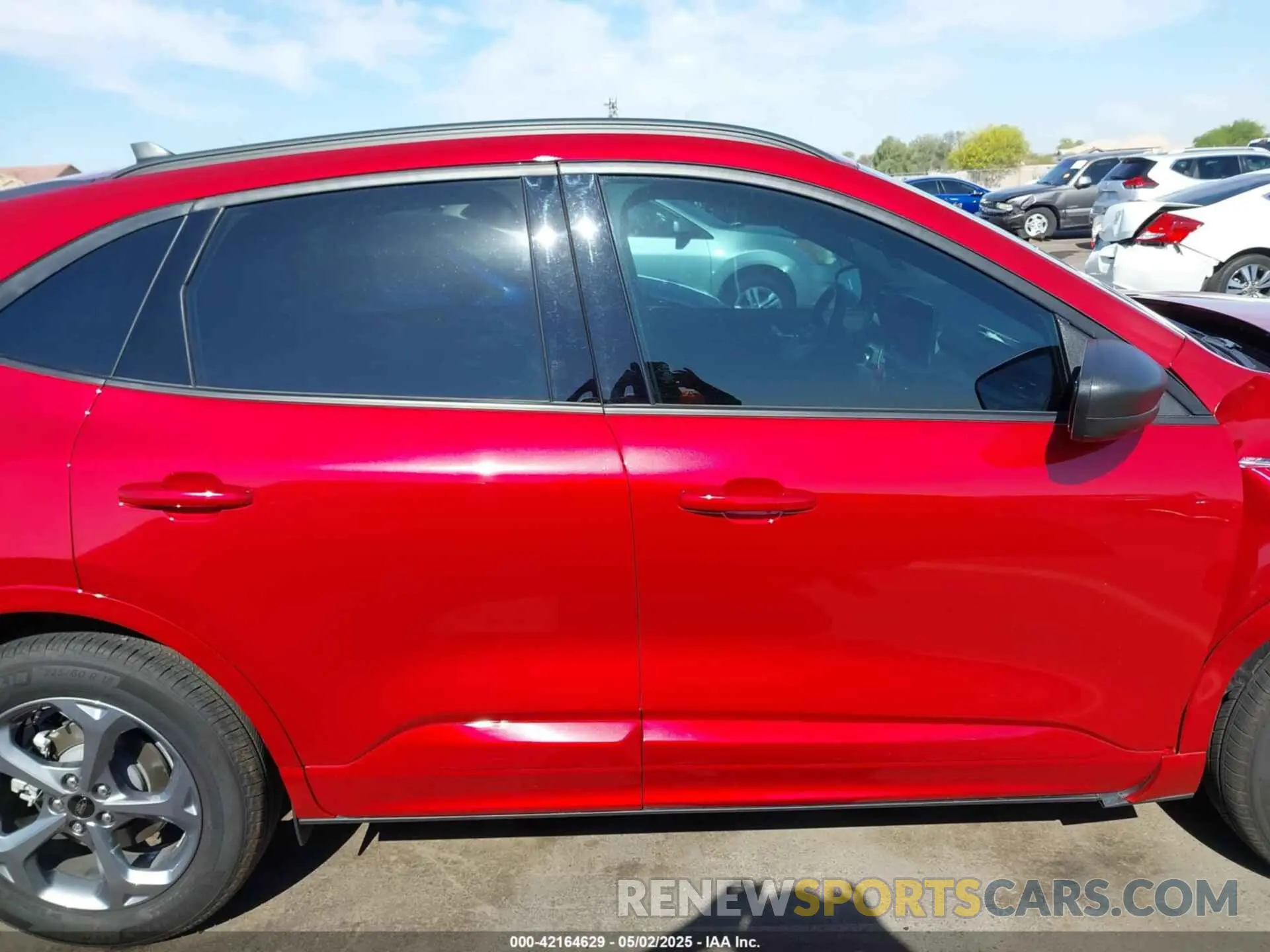 13 Photograph of a damaged car 1FMCU0MN4RUB44952 FORD ESCAPE 2024