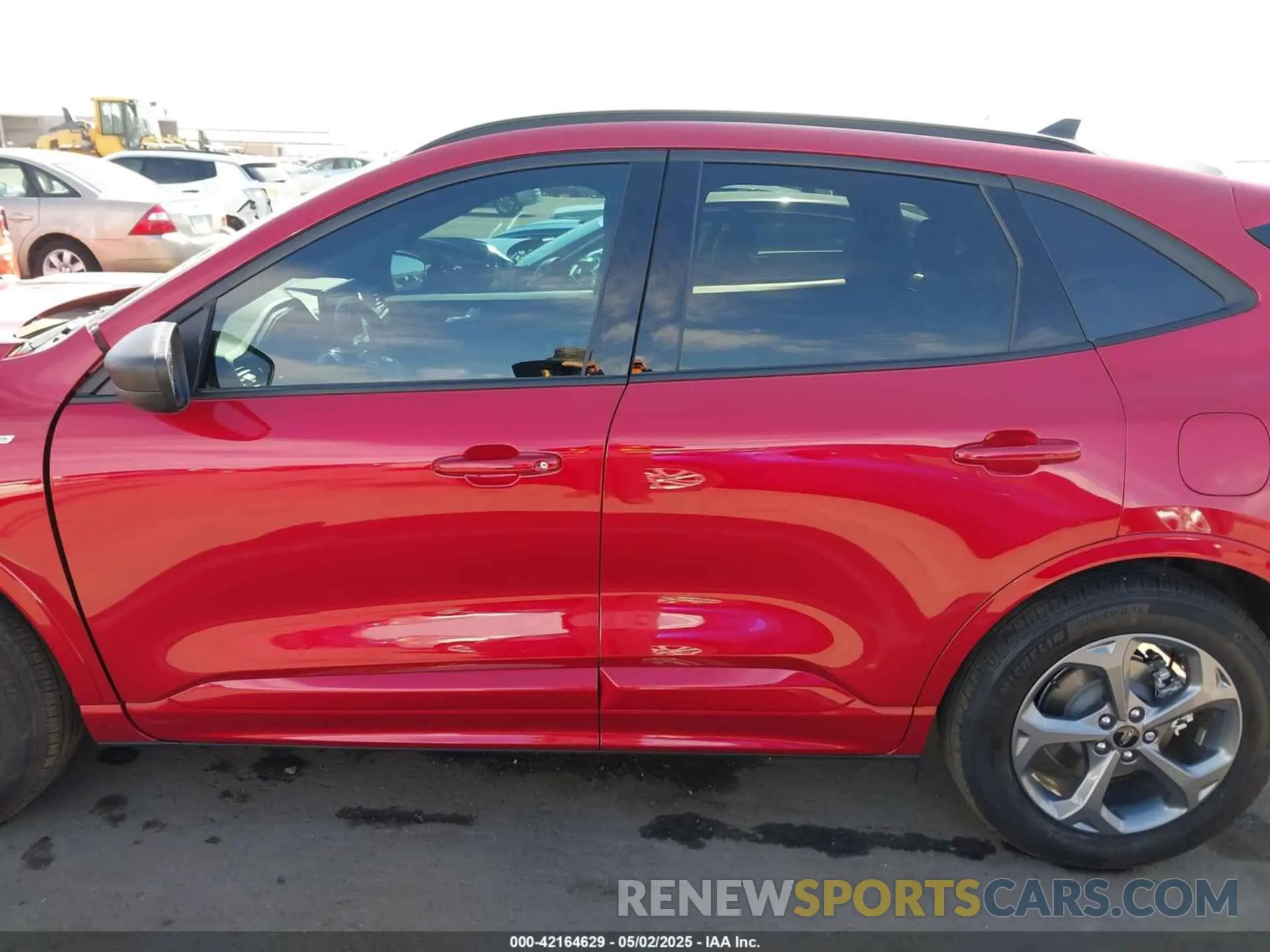 14 Photograph of a damaged car 1FMCU0MN4RUB44952 FORD ESCAPE 2024