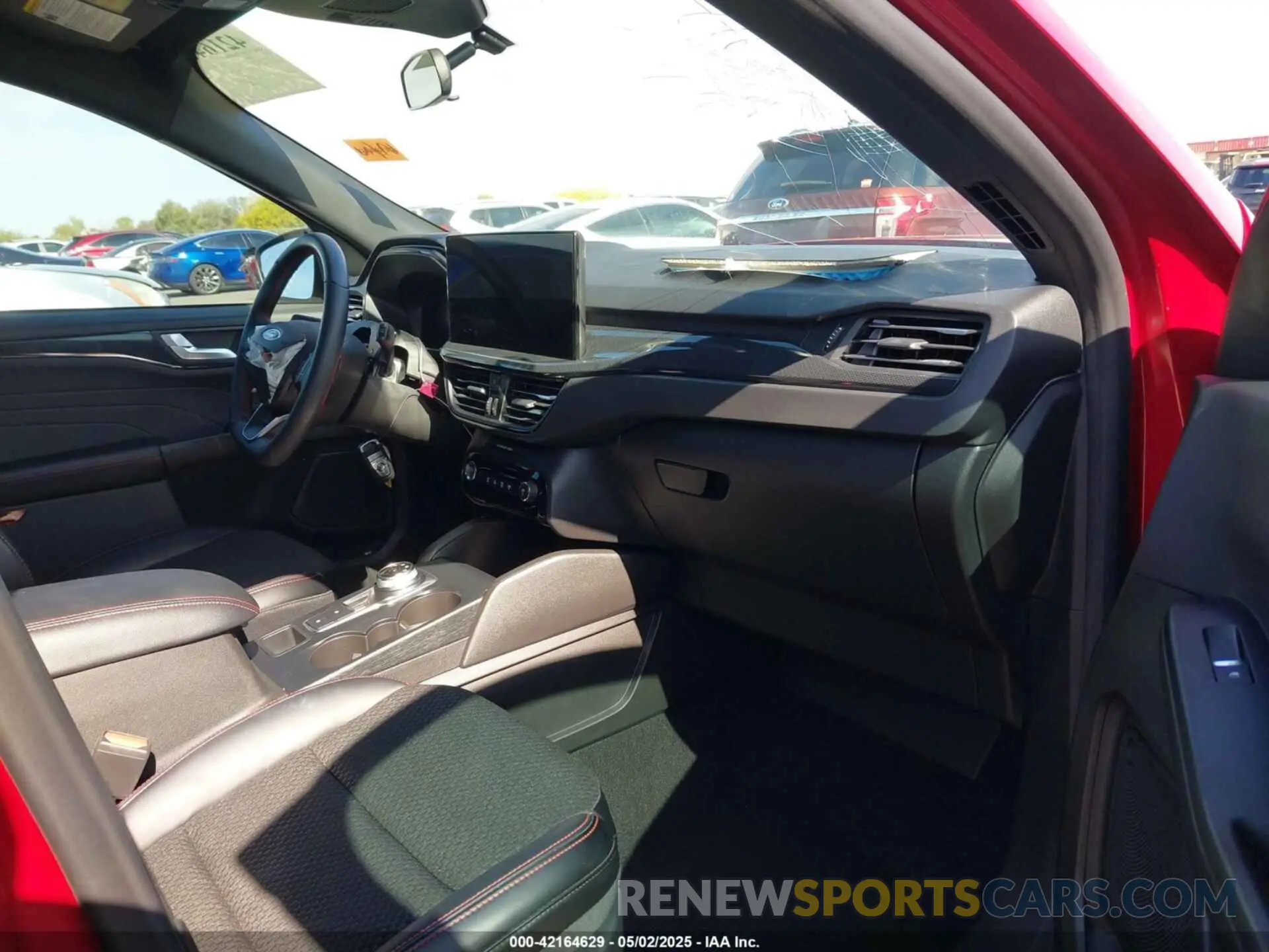 5 Photograph of a damaged car 1FMCU0MN4RUB44952 FORD ESCAPE 2024