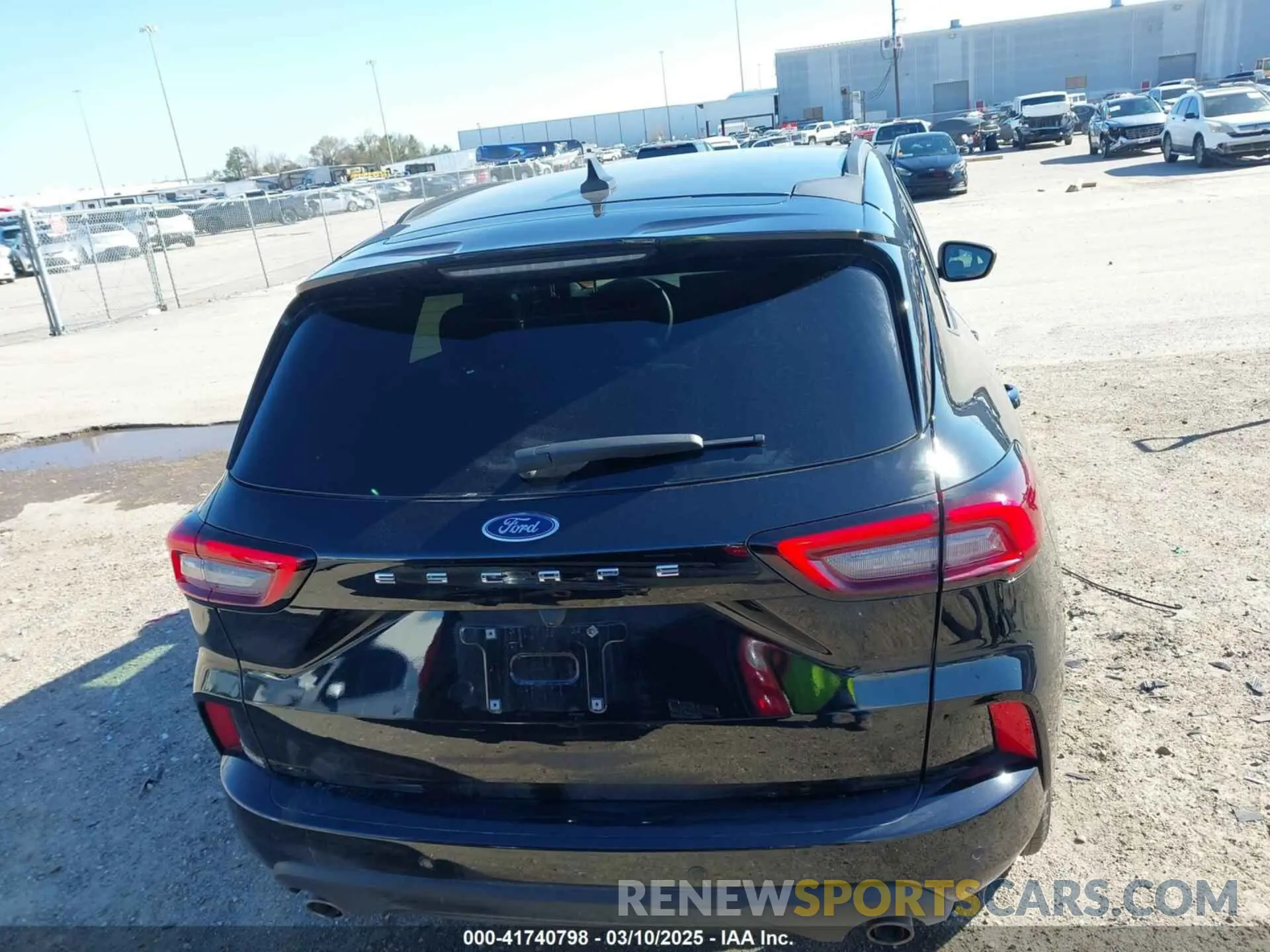 17 Photograph of a damaged car 1FMCU0MN6RUB24945 FORD ESCAPE 2024