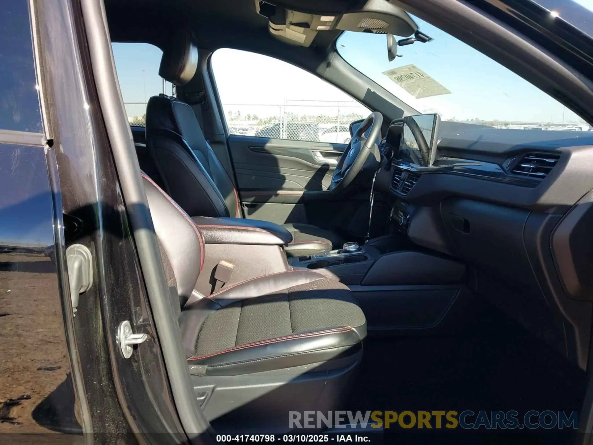 5 Photograph of a damaged car 1FMCU0MN6RUB24945 FORD ESCAPE 2024
