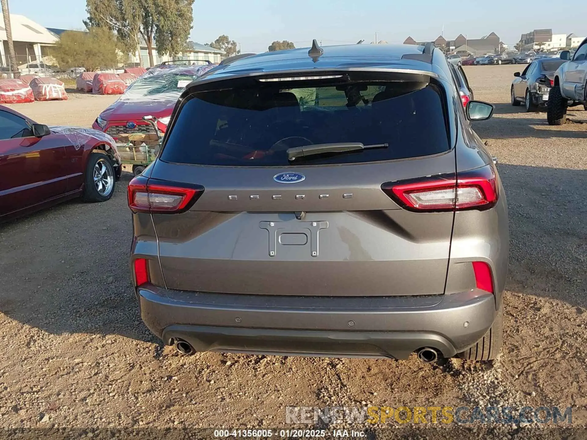 17 Photograph of a damaged car 1FMCU0MN7RUB18474 FORD ESCAPE 2024