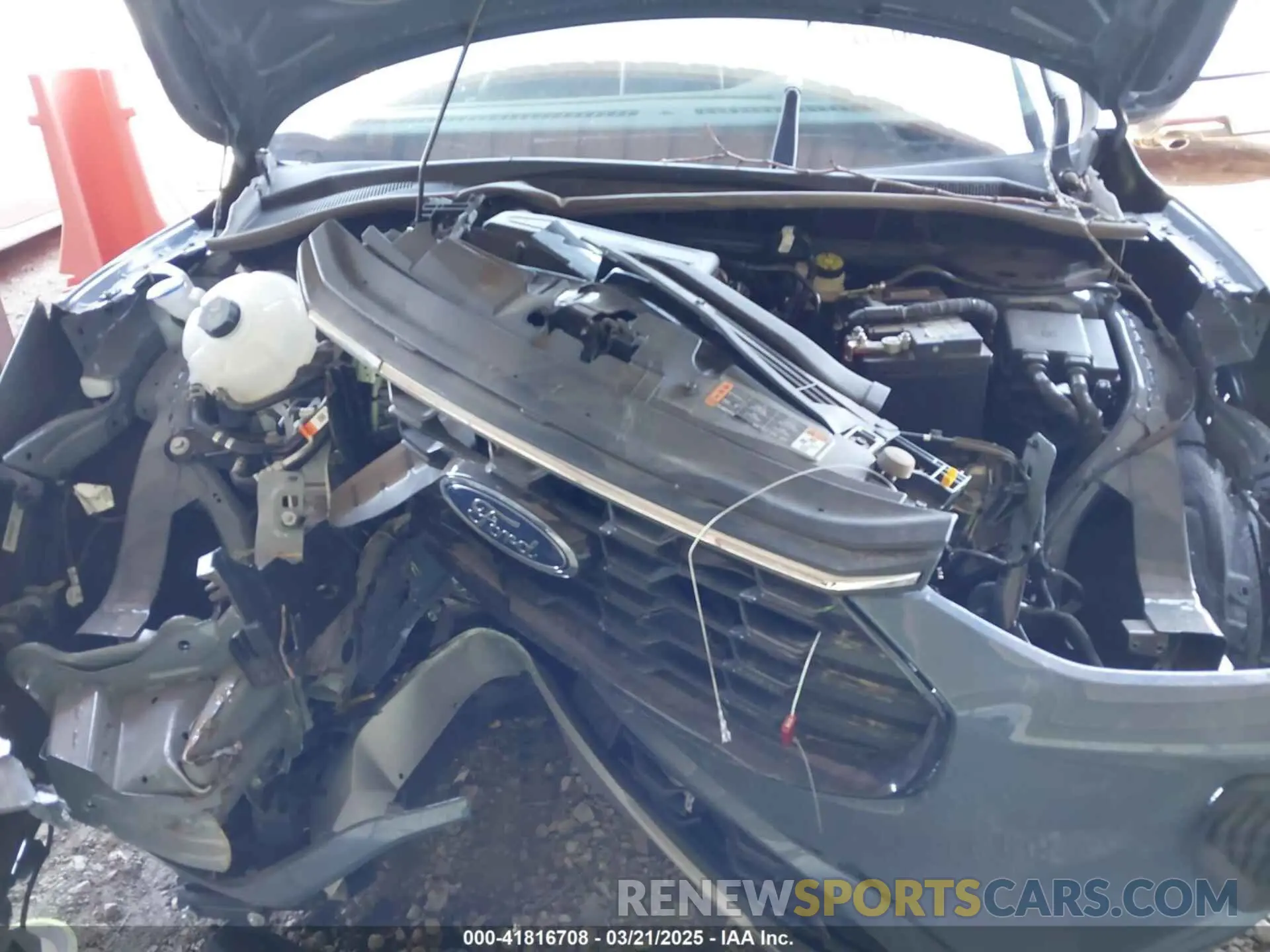 10 Photograph of a damaged car 1FMCU0MN8RUB62029 FORD ESCAPE 2024