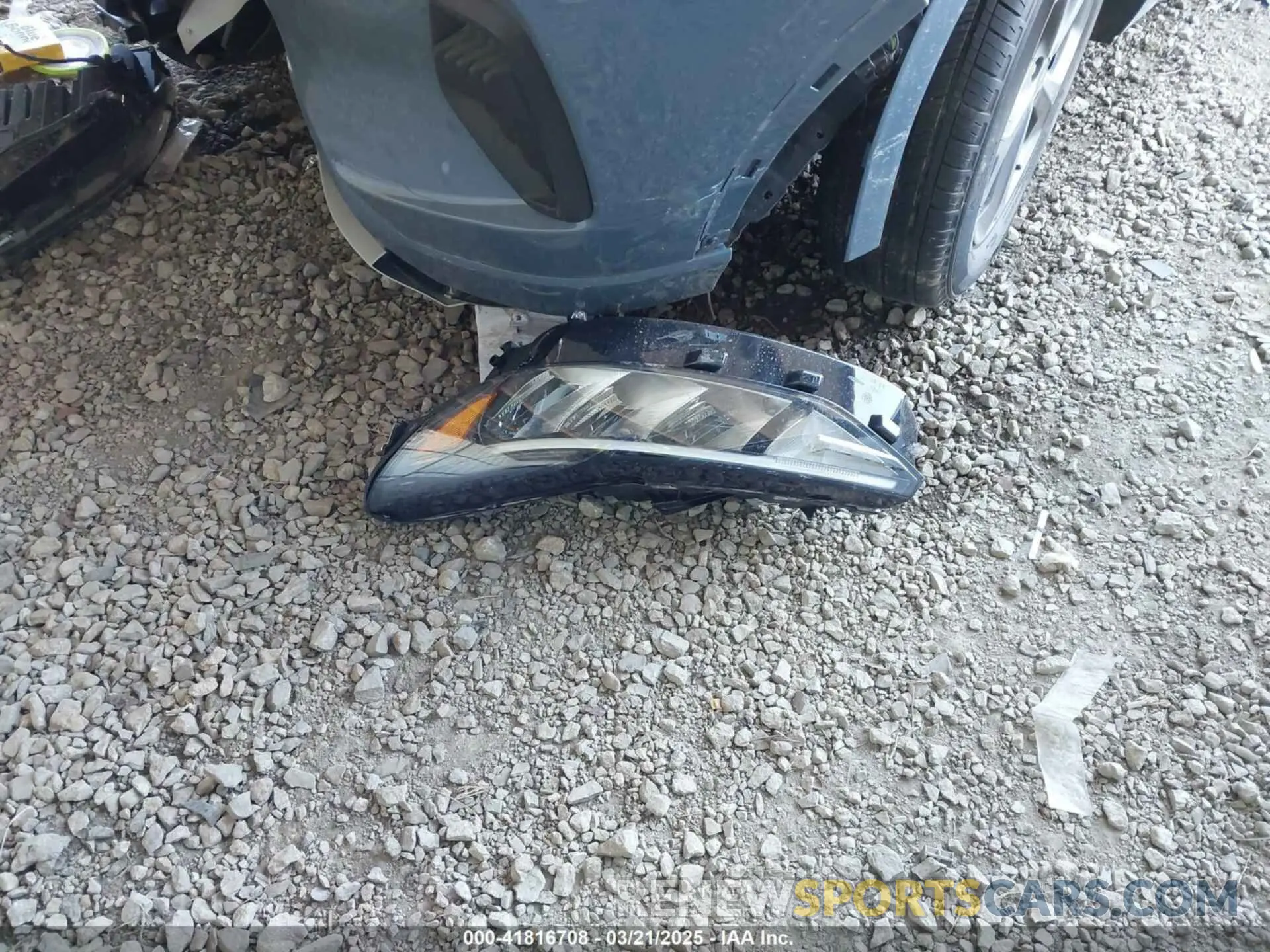 11 Photograph of a damaged car 1FMCU0MN8RUB62029 FORD ESCAPE 2024
