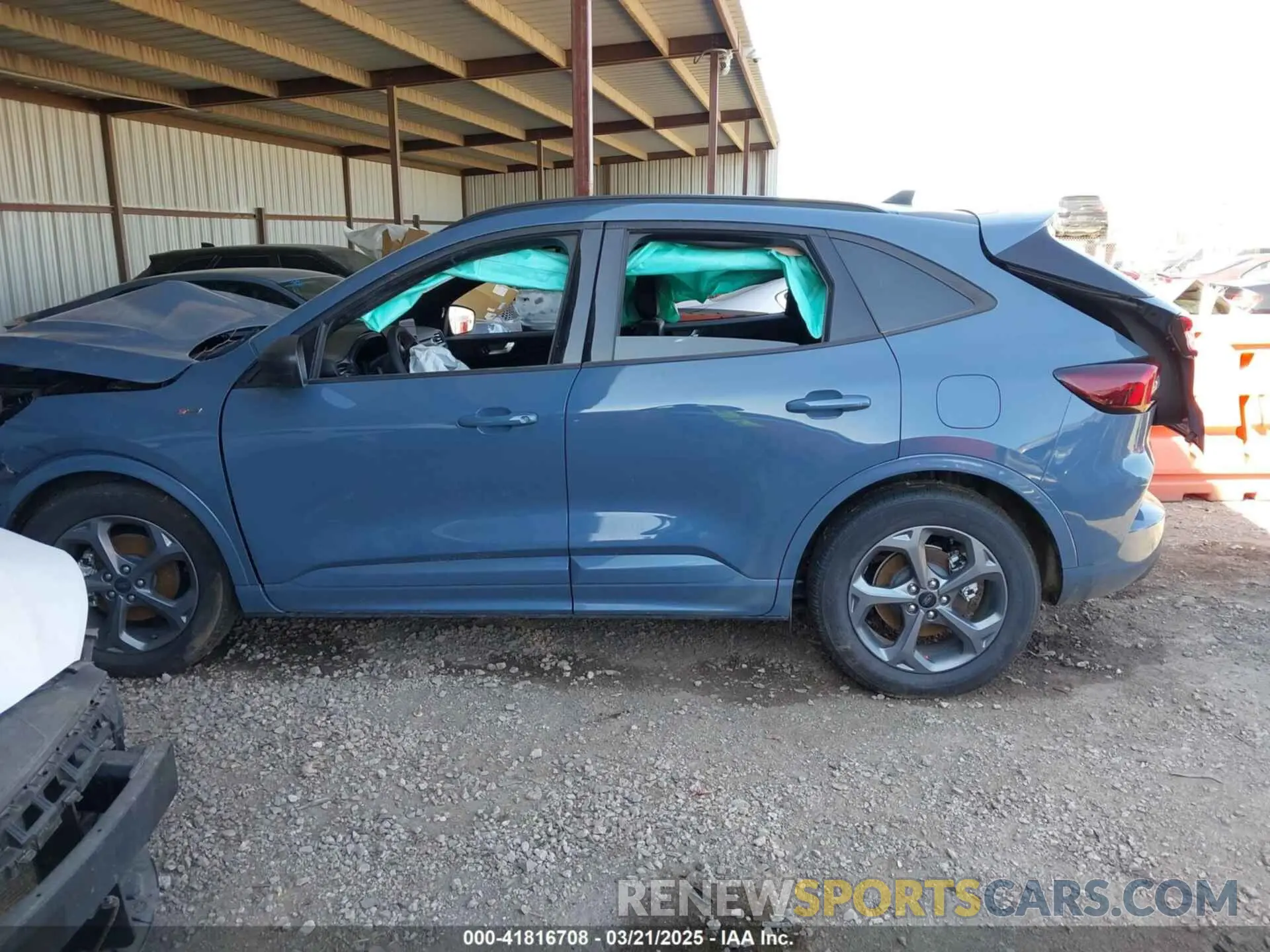 14 Photograph of a damaged car 1FMCU0MN8RUB62029 FORD ESCAPE 2024