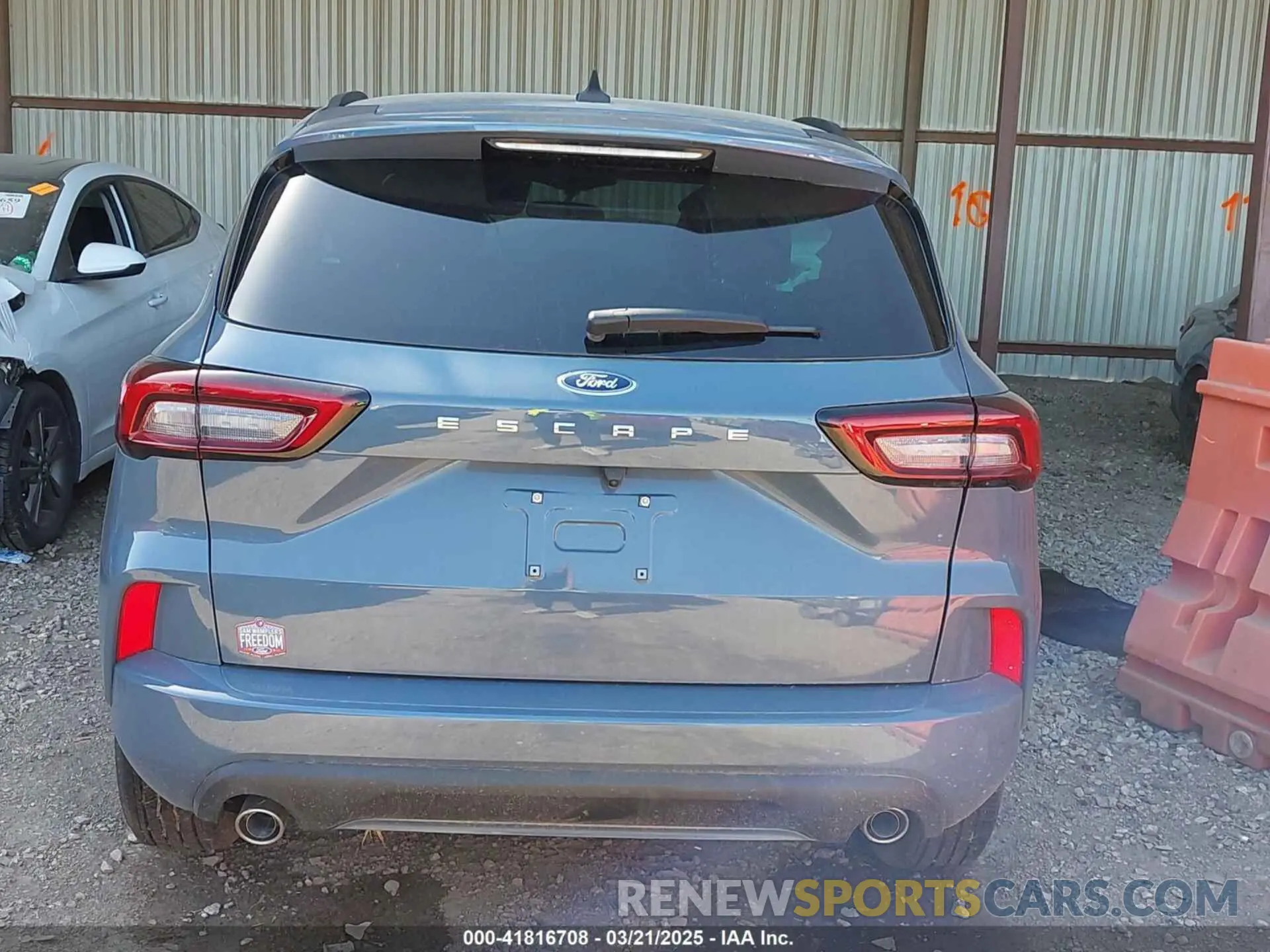 16 Photograph of a damaged car 1FMCU0MN8RUB62029 FORD ESCAPE 2024