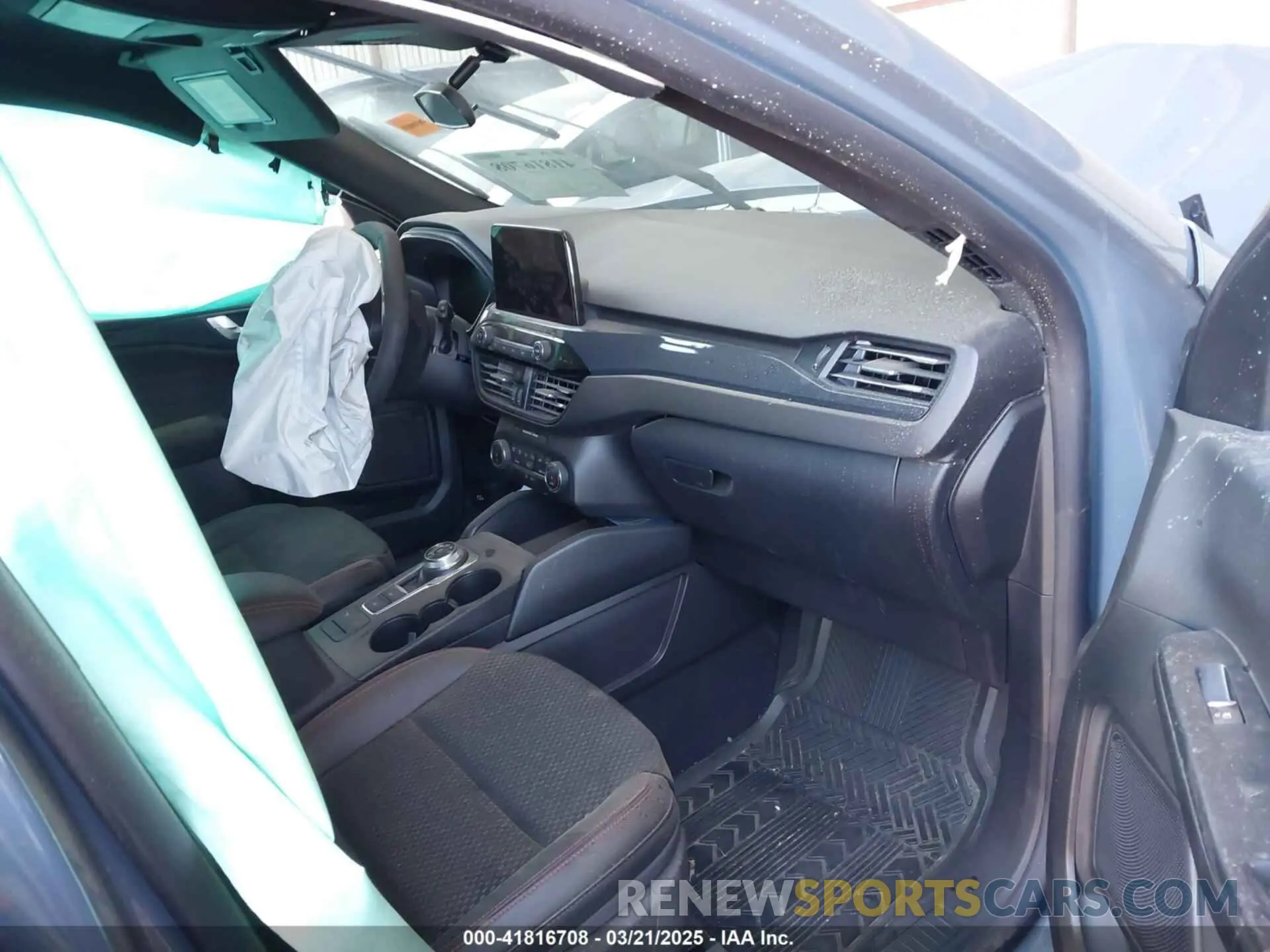 5 Photograph of a damaged car 1FMCU0MN8RUB62029 FORD ESCAPE 2024