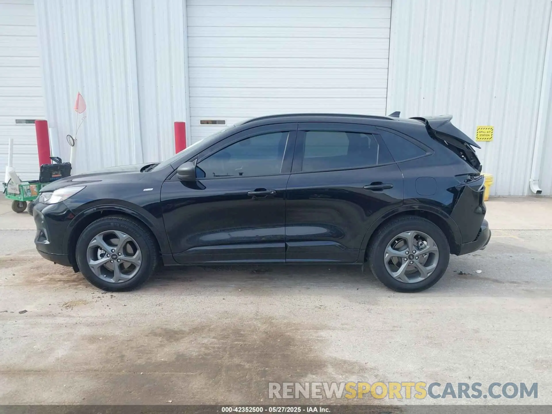 14 Photograph of a damaged car 1FMCU0MN9RUA33359 FORD ESCAPE 2024