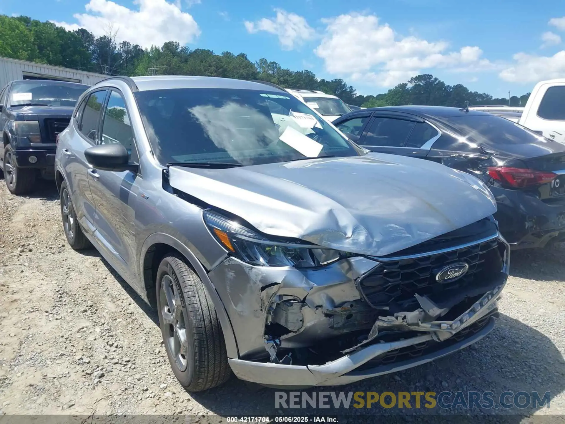 13 Photograph of a damaged car 1FMCU0MNXRUA44743 FORD ESCAPE 2024