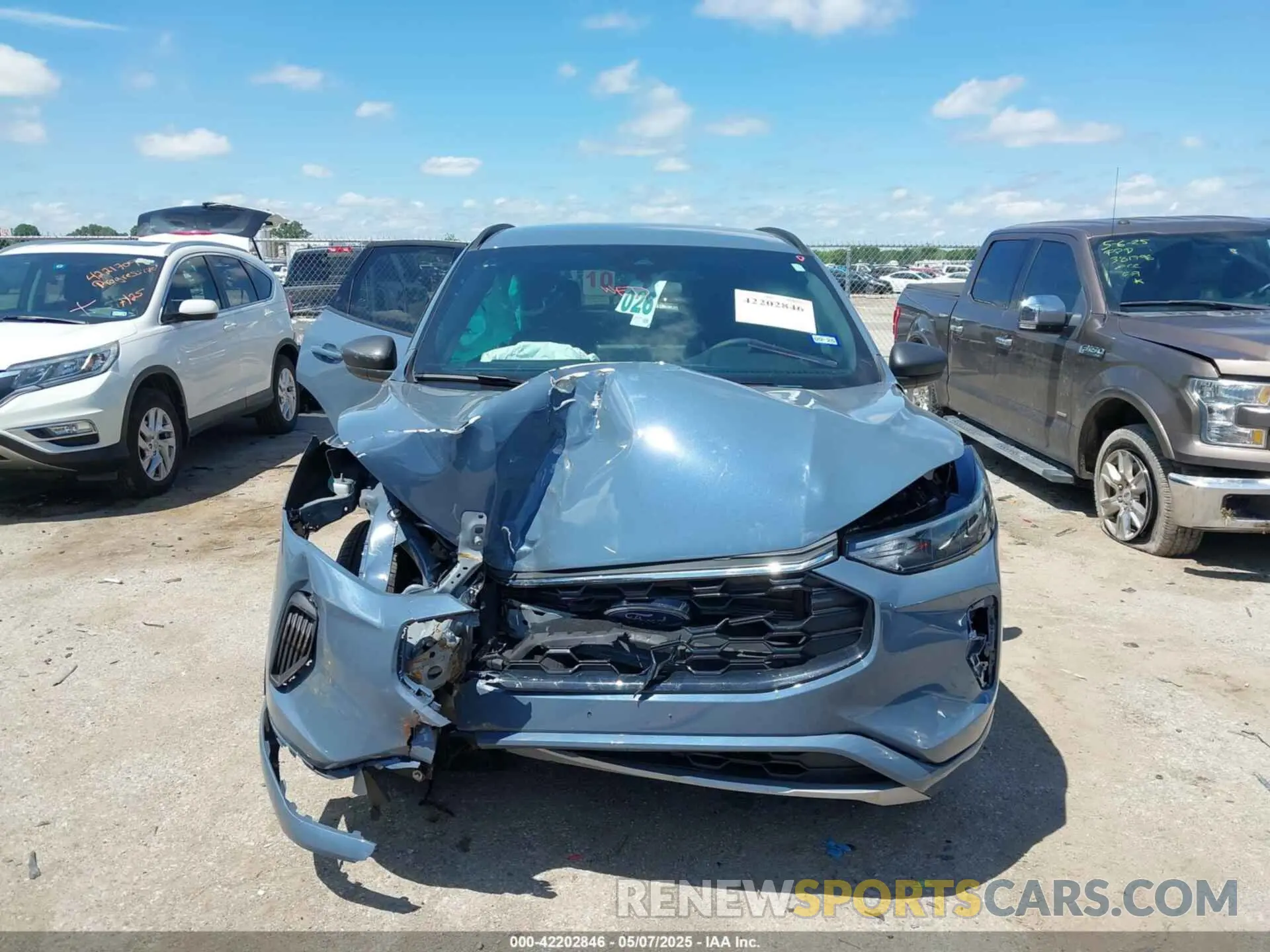 12 Photograph of a damaged car 1FMCU0MNXRUB44034 FORD ESCAPE 2024