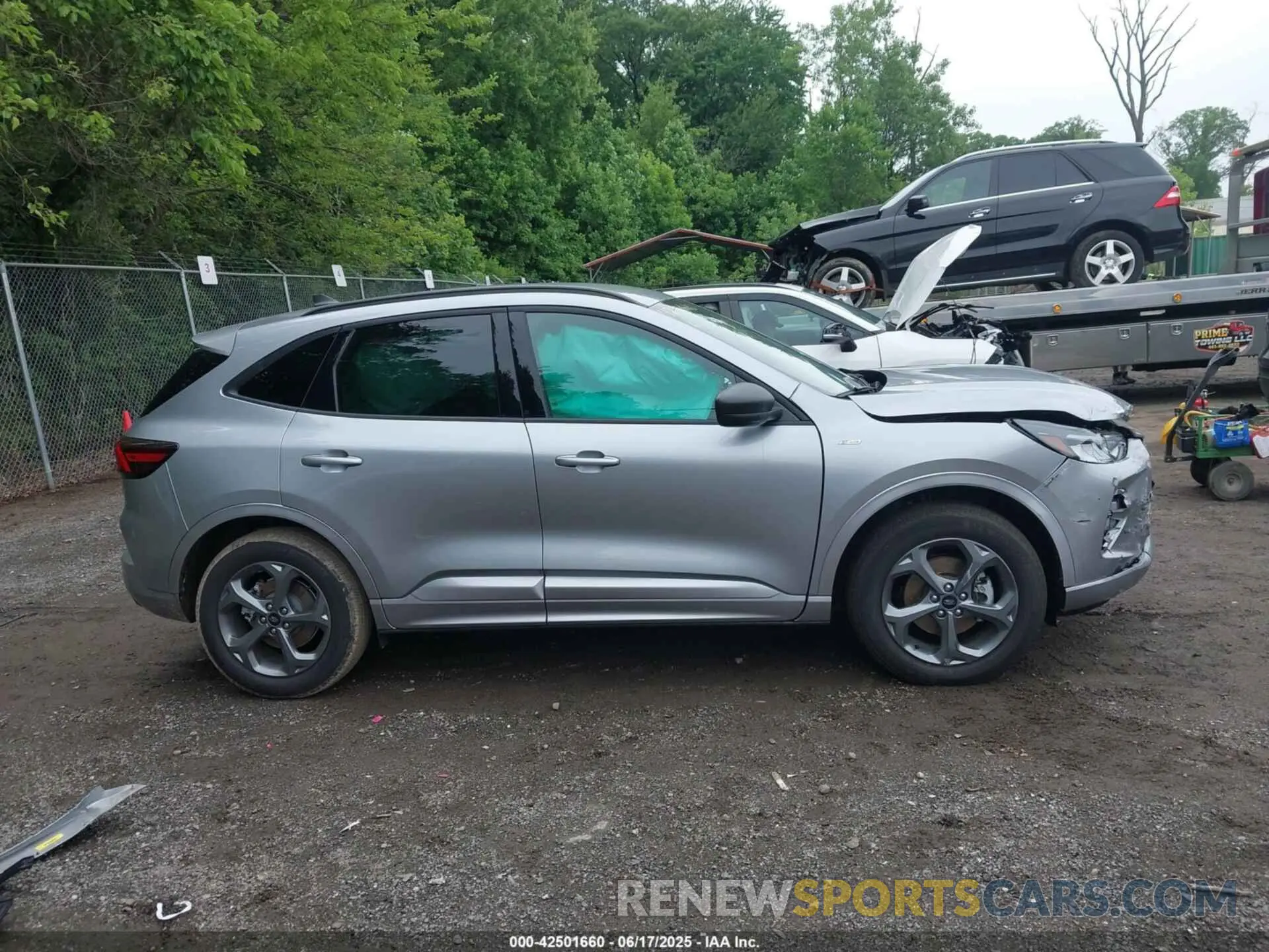13 Photograph of a damaged car 1FMCU0MZ1RUB24063 FORD ESCAPE 2024