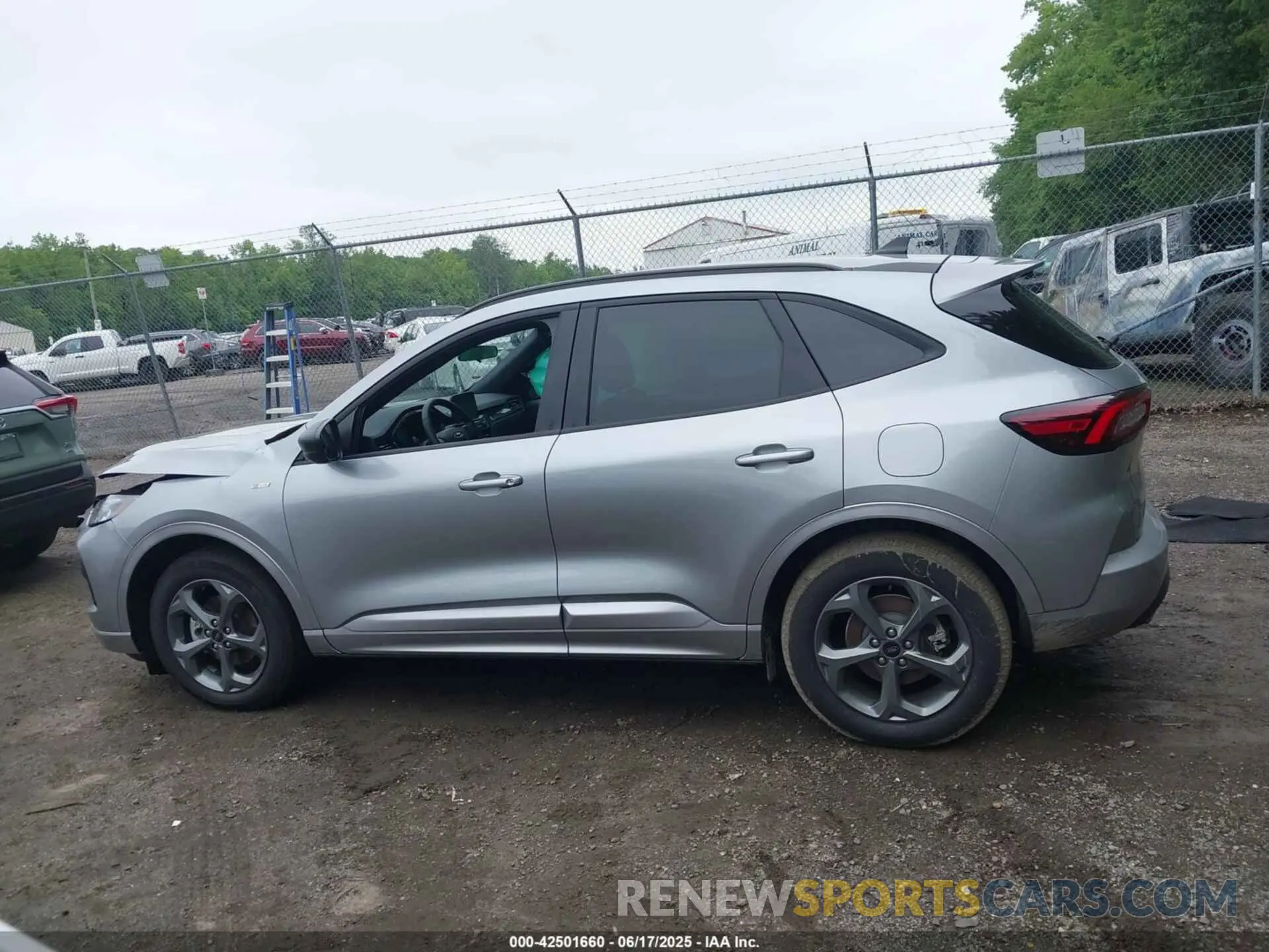 14 Photograph of a damaged car 1FMCU0MZ1RUB24063 FORD ESCAPE 2024