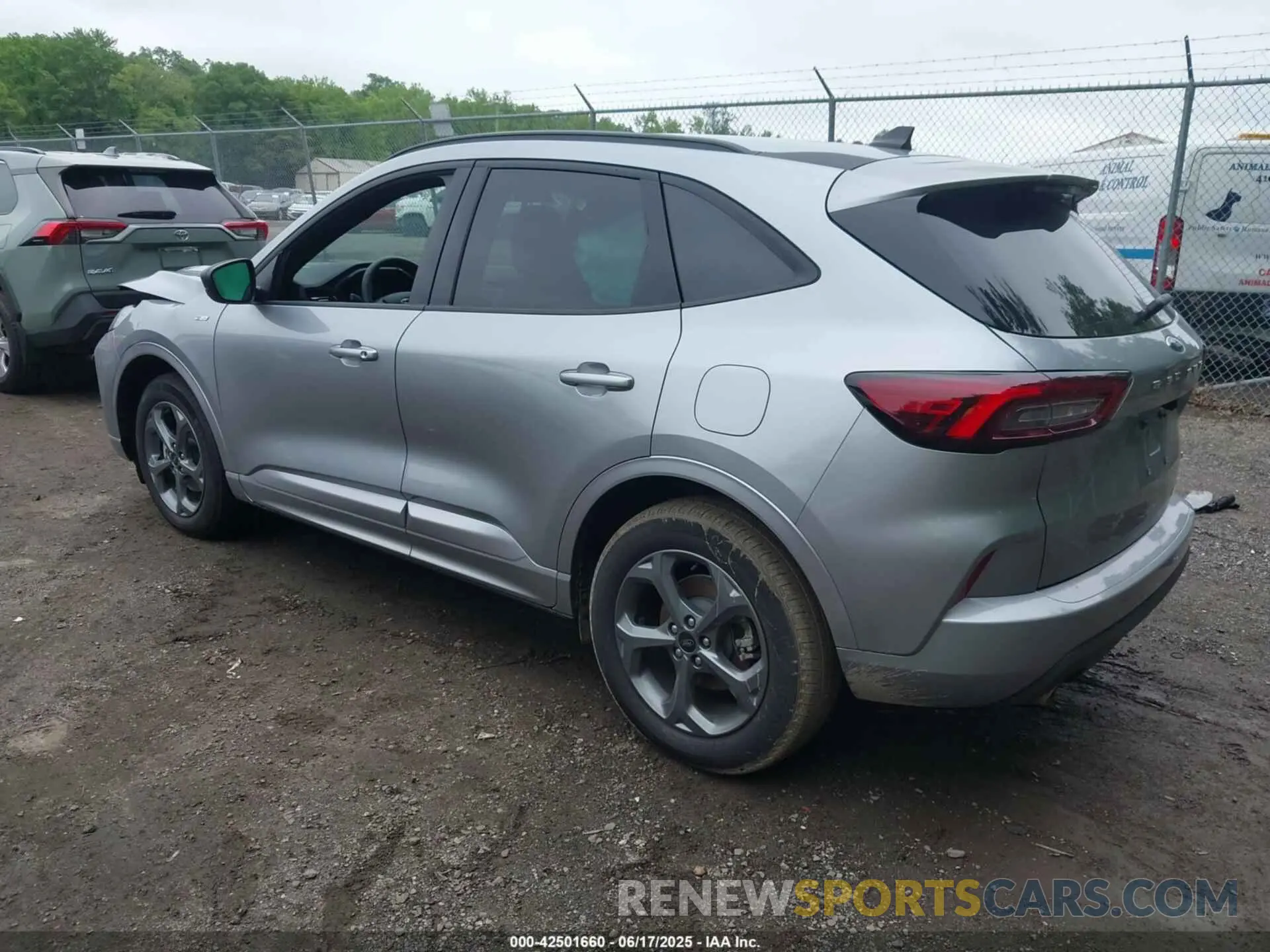 3 Photograph of a damaged car 1FMCU0MZ1RUB24063 FORD ESCAPE 2024