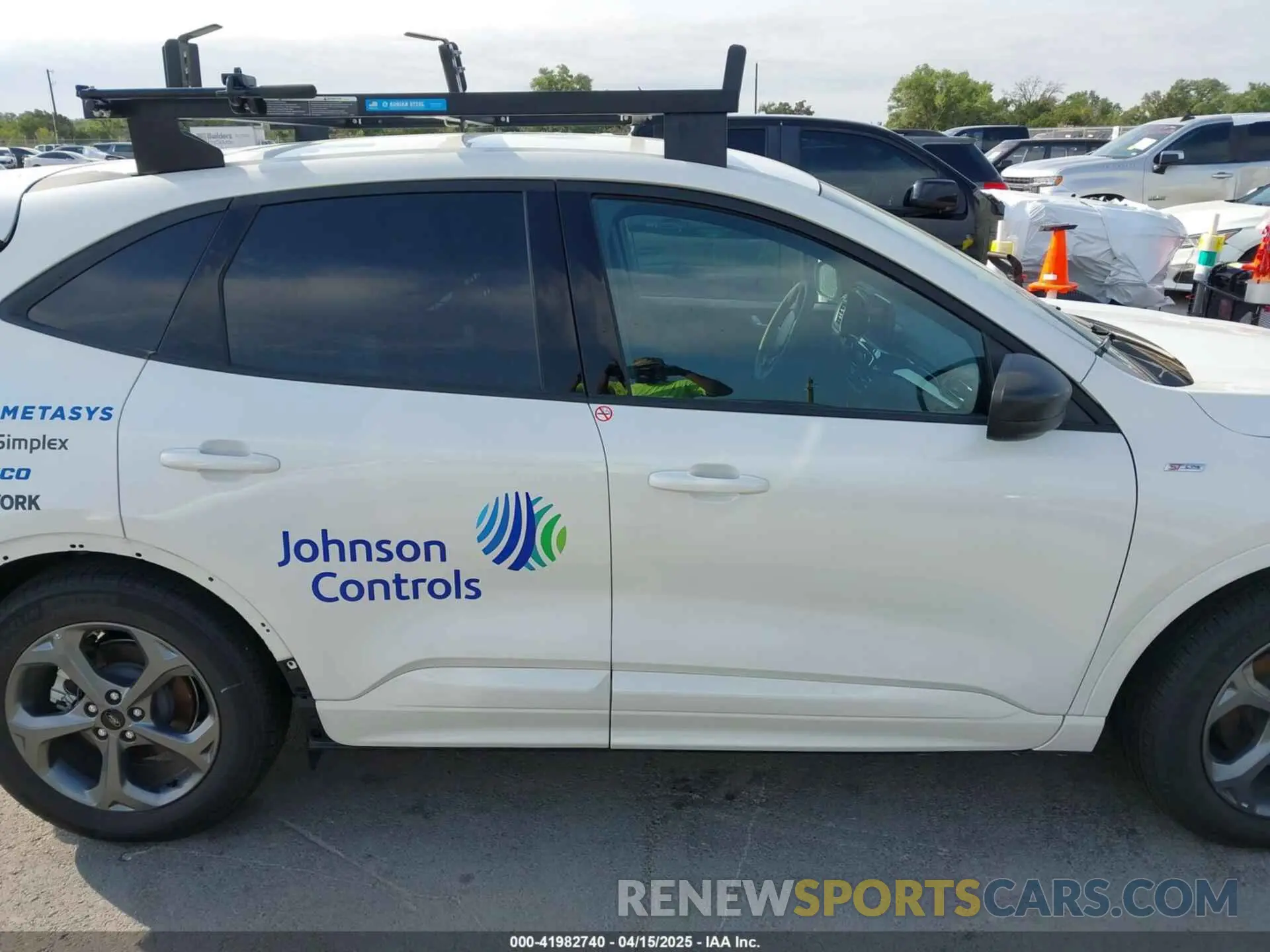 14 Photograph of a damaged car 1FMCU0MZ3RUA27673 FORD ESCAPE 2024