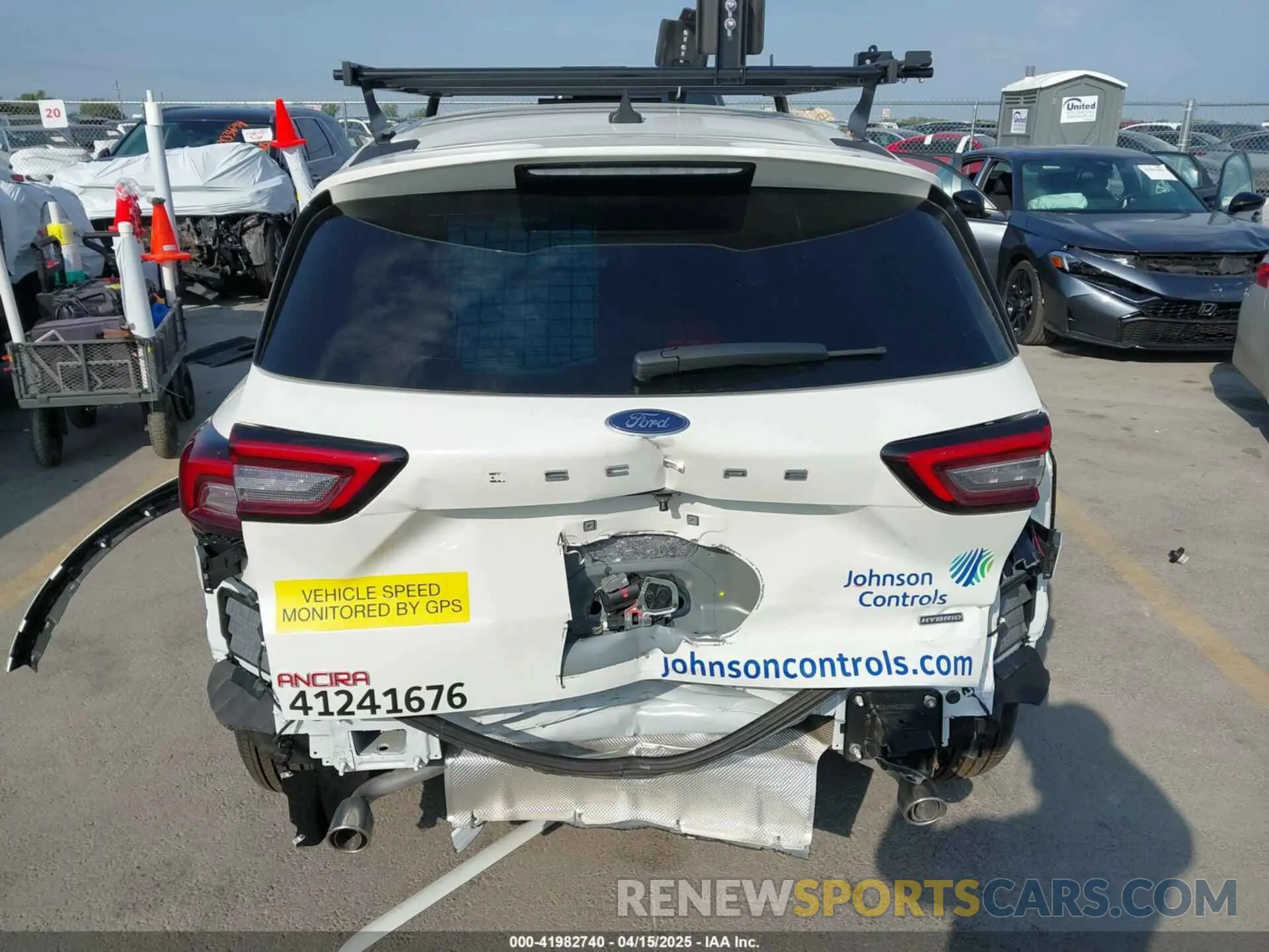 17 Photograph of a damaged car 1FMCU0MZ3RUA27673 FORD ESCAPE 2024