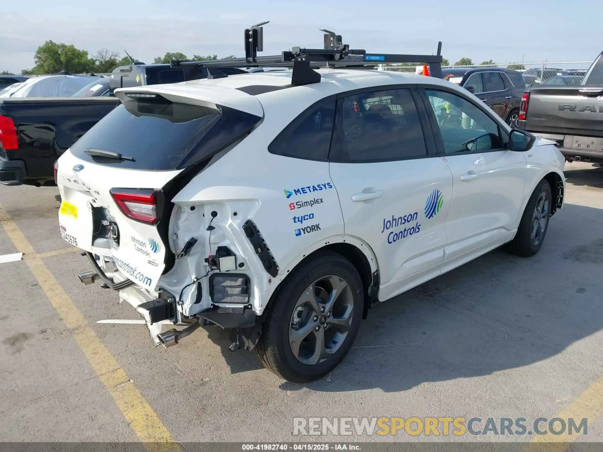 4 Photograph of a damaged car 1FMCU0MZ3RUA27673 FORD ESCAPE 2024